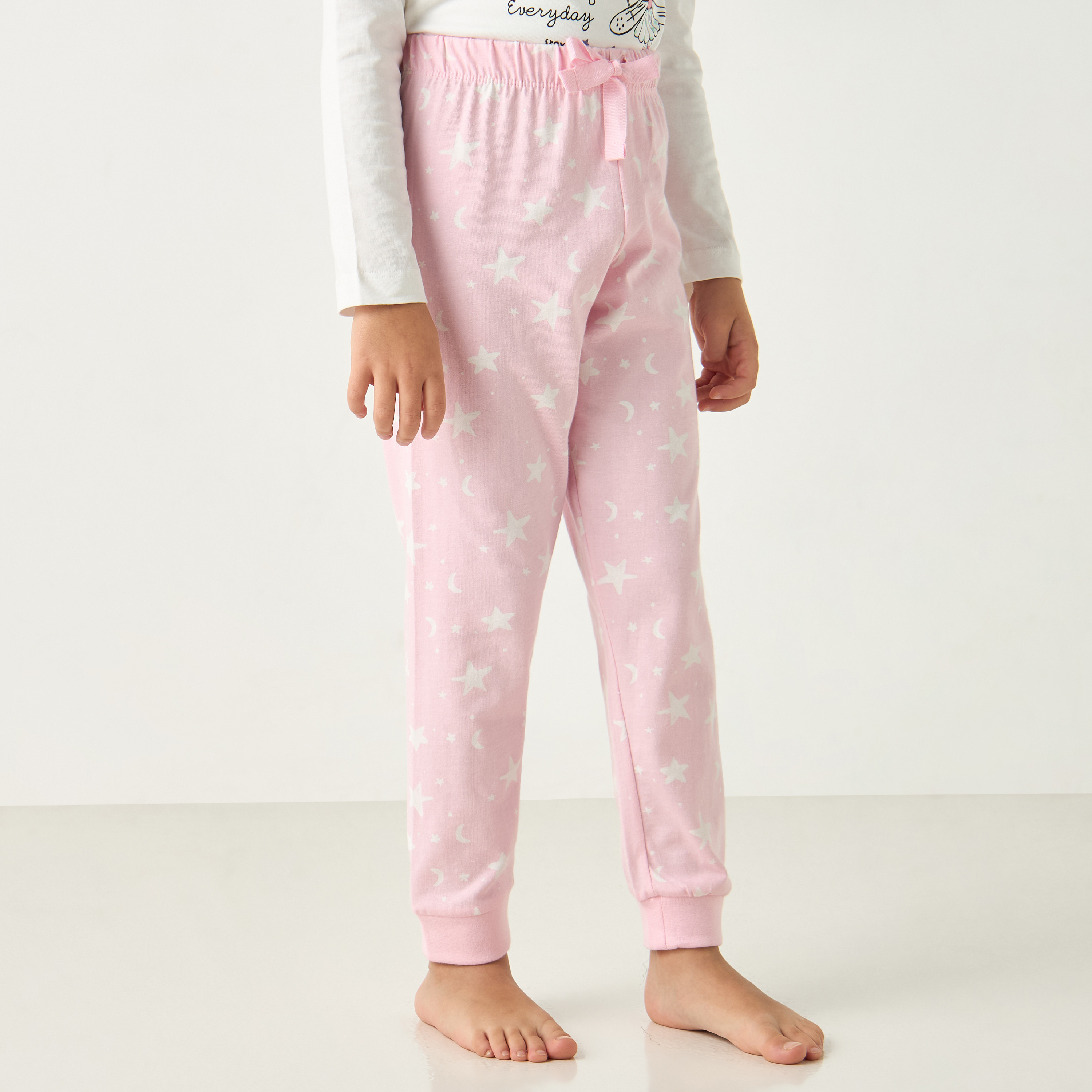 طقم بنطلون بيجاما مطاطي وتيشيرت بأكمام طويلة وطبعات جرافيك من جونيورز-girls-clothing-nightwear-image-3