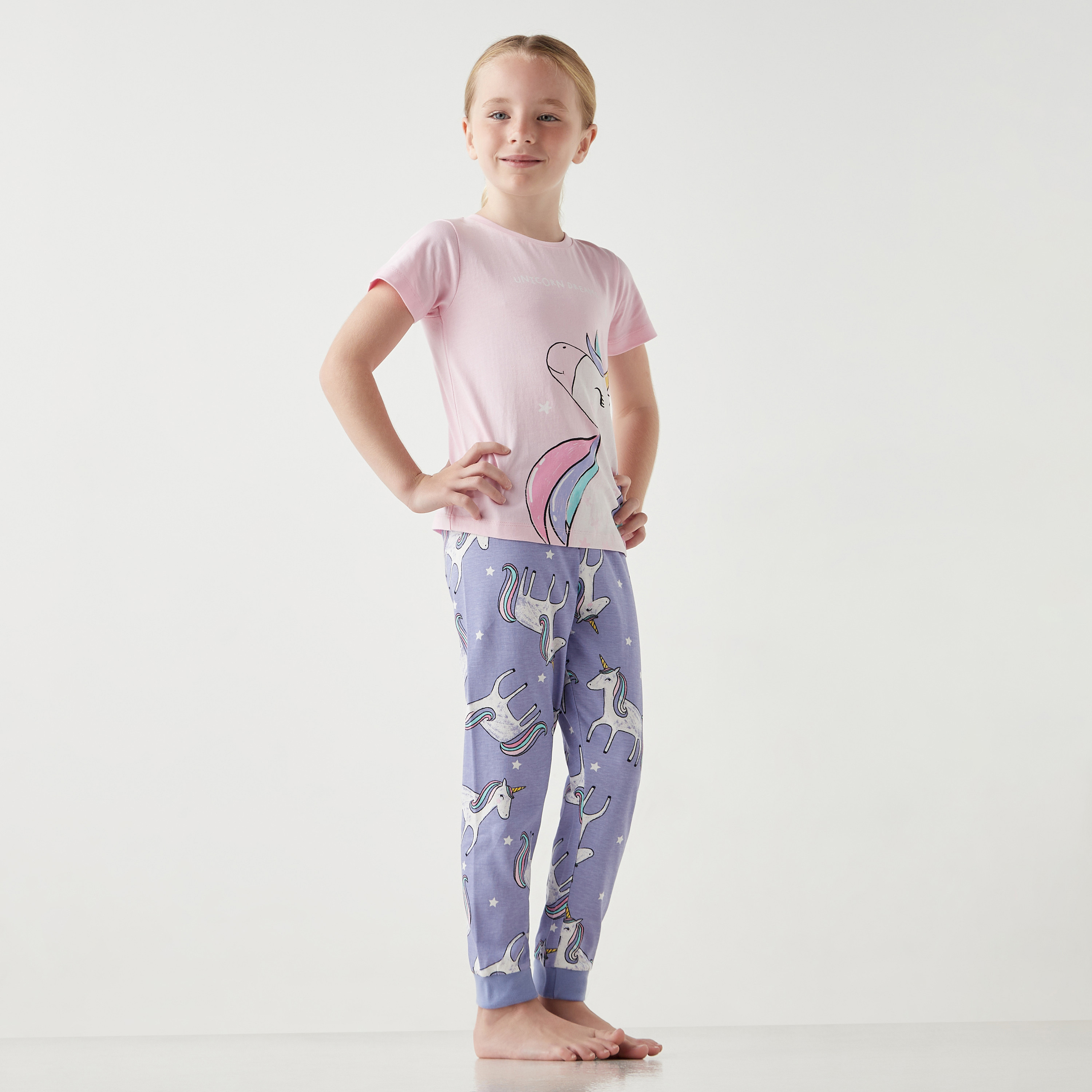 طقم بنطلون بيجاما وتيشيرت بطبعات يونيكورن من جونيورز-girls-clothing-nightwear-image-1