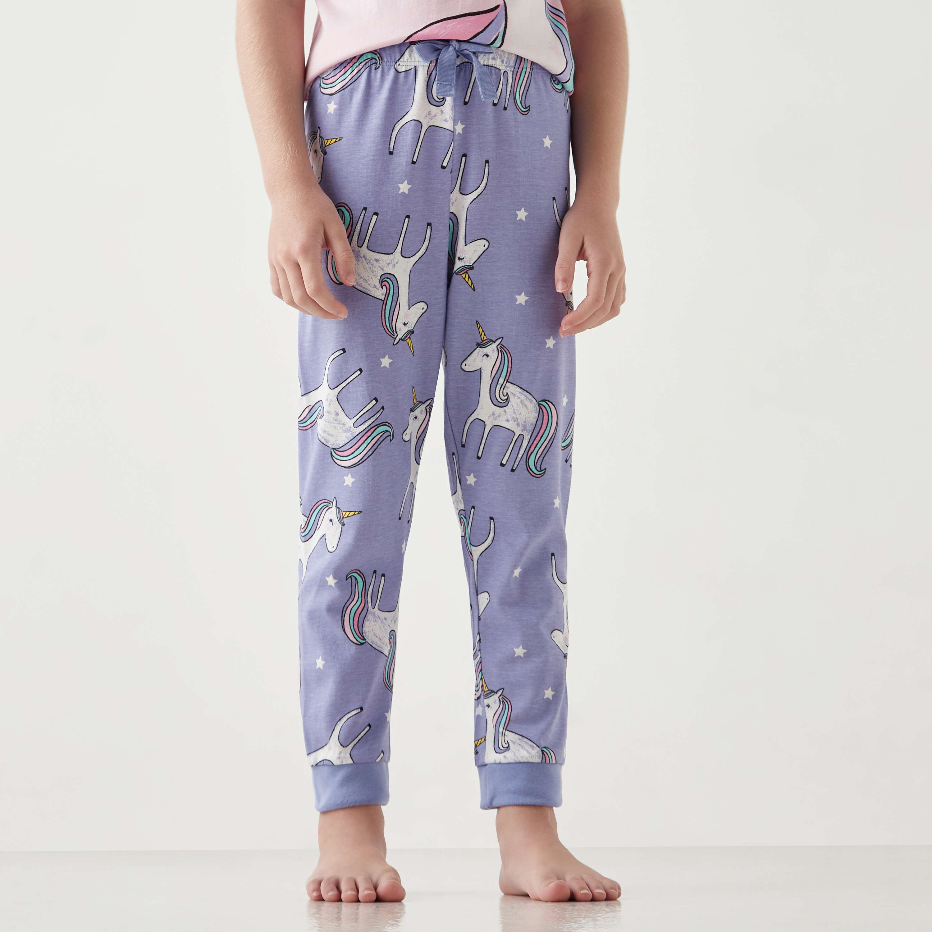 طقم بنطلون بيجاما وتيشيرت بطبعات يونيكورن من جونيورز-girls-clothing-nightwear-image-3