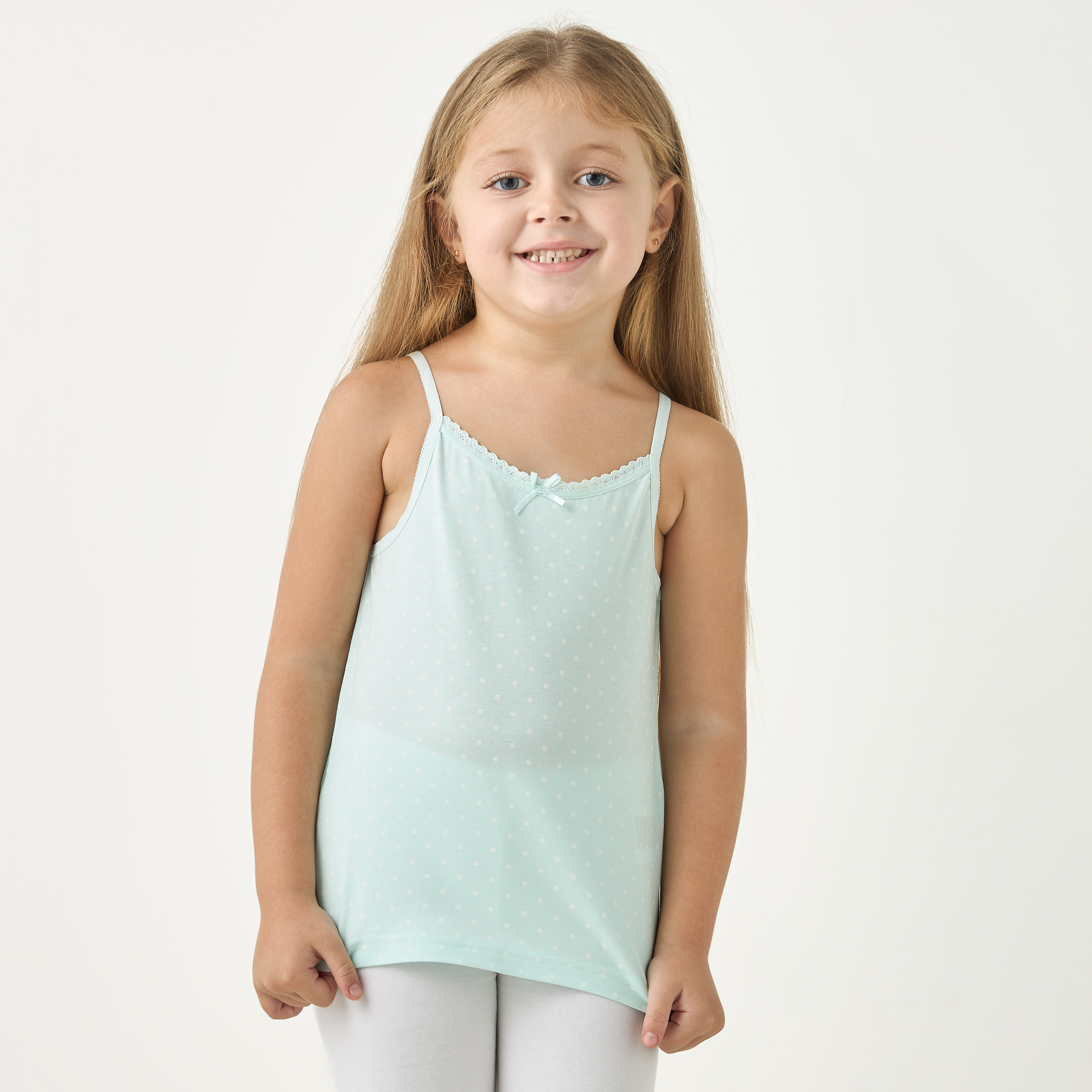 بلوزة كامي بطبعات وتفاصيل دانتيل من جونيورز - طقم من 3 قطع-girls-clothing-innerwear-vests-image-3