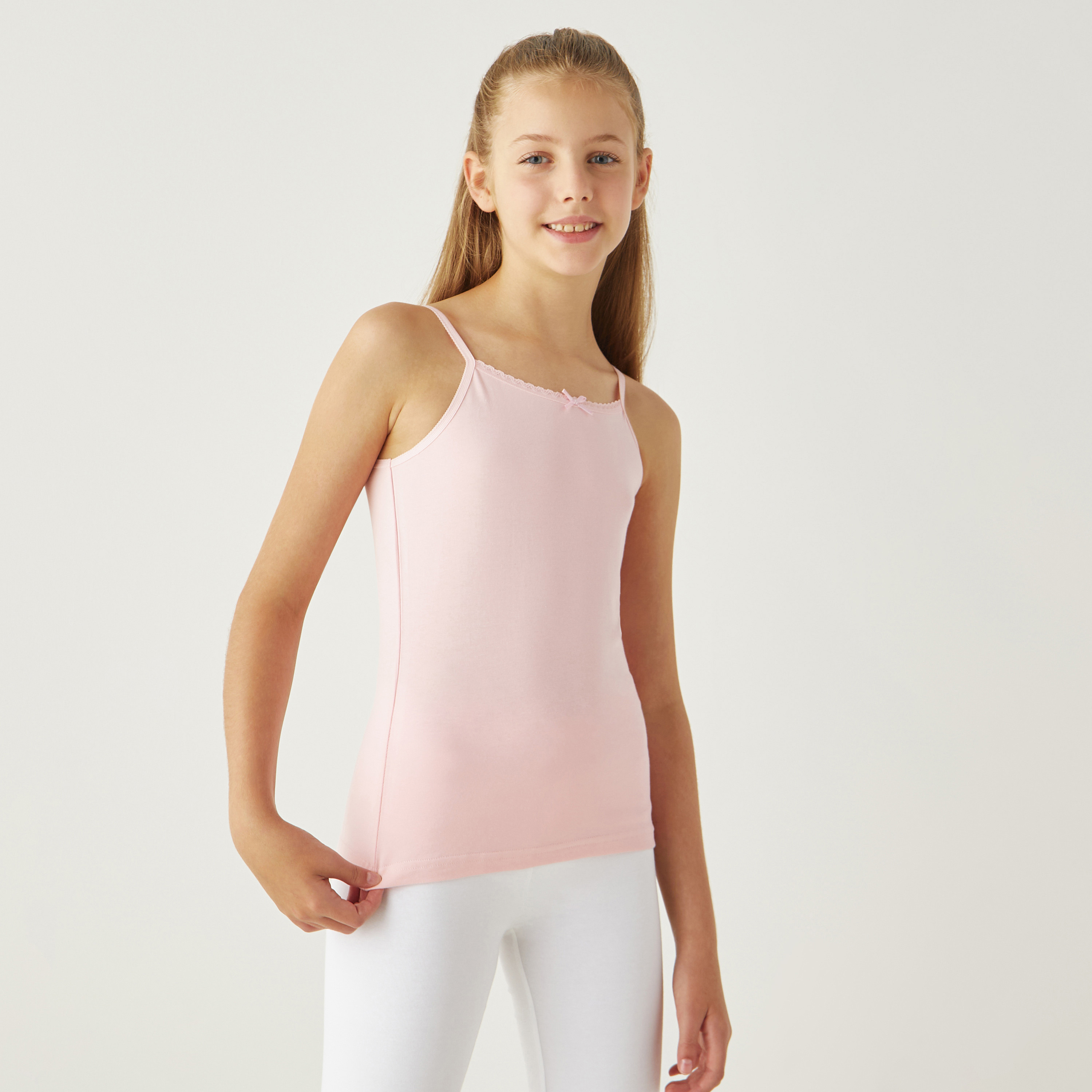 قمصان داخلية سادة بتفاصيل فيونكة - عبوة من 3 قطع-girls-clothing-innerwear-vests-image-6