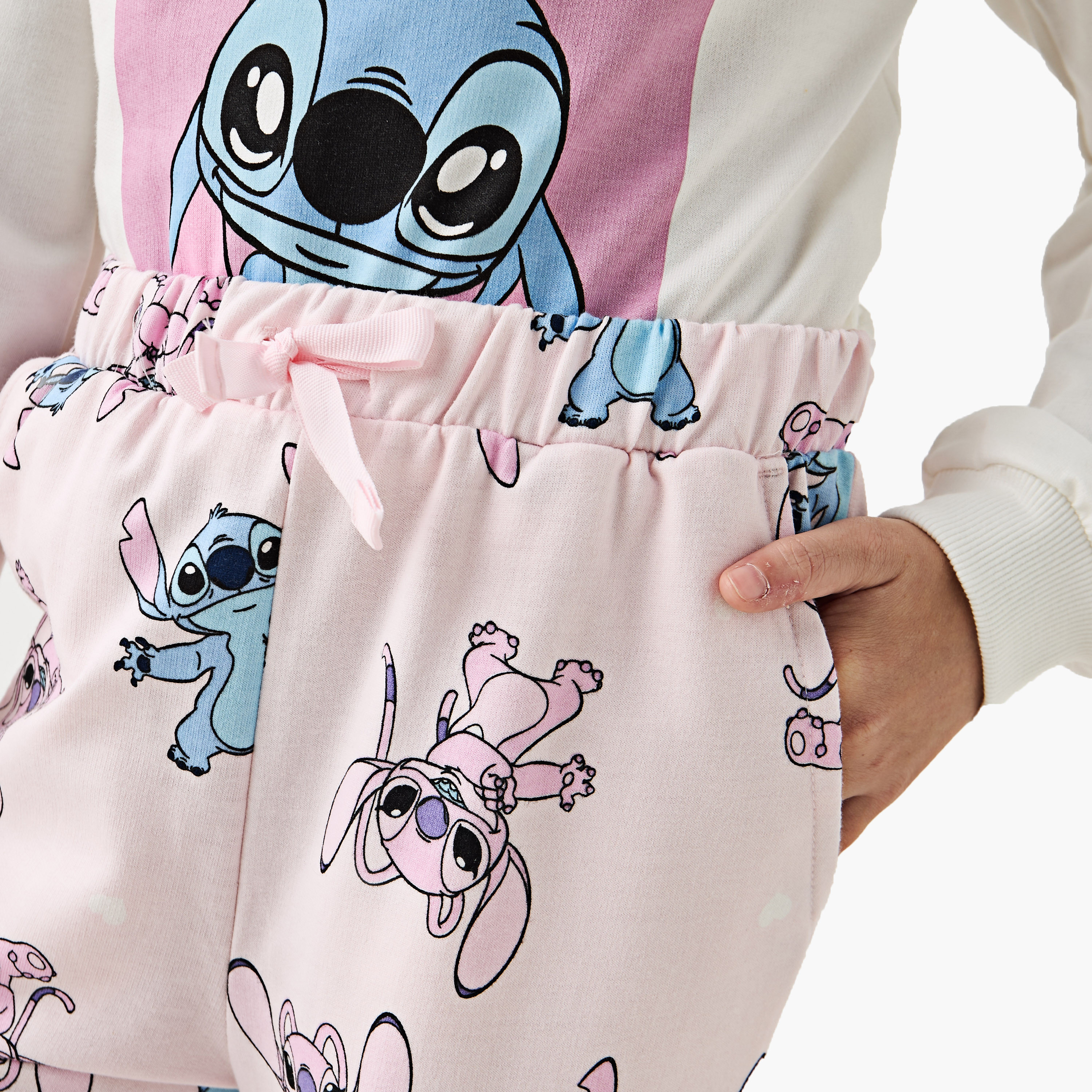 طقم بنطلون بيجاما مطاطي وتيشيرت بأكمام طويلة وطبعات ستيتش آند أنجل من ديزني-girls-clothing-nightwear-image-5