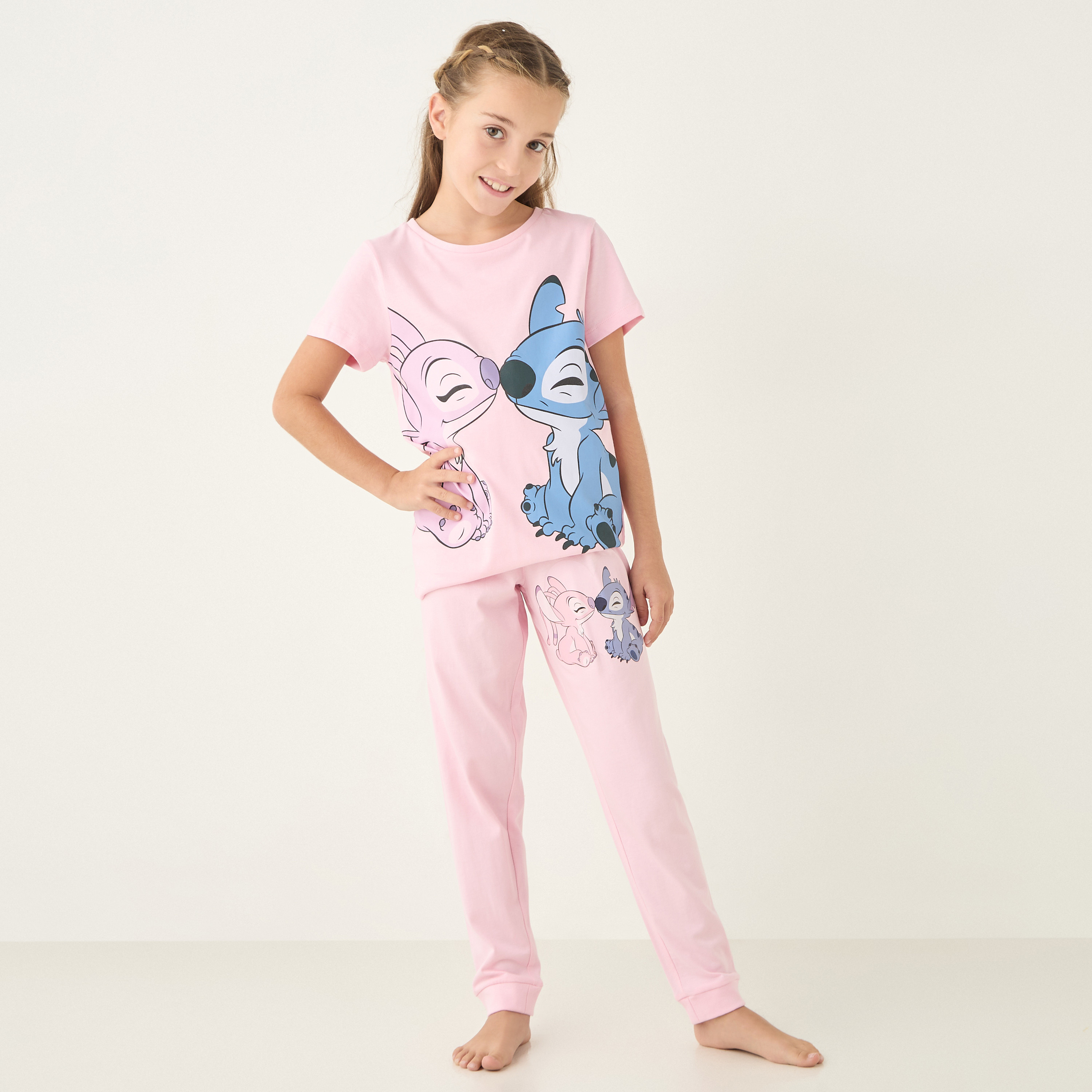 بنطلون بيجاما وتيشيرت بأكمام قصيرة وطبعات من ديزني - مجموعة من طقمين-girls-clothing-multipacks-image-2