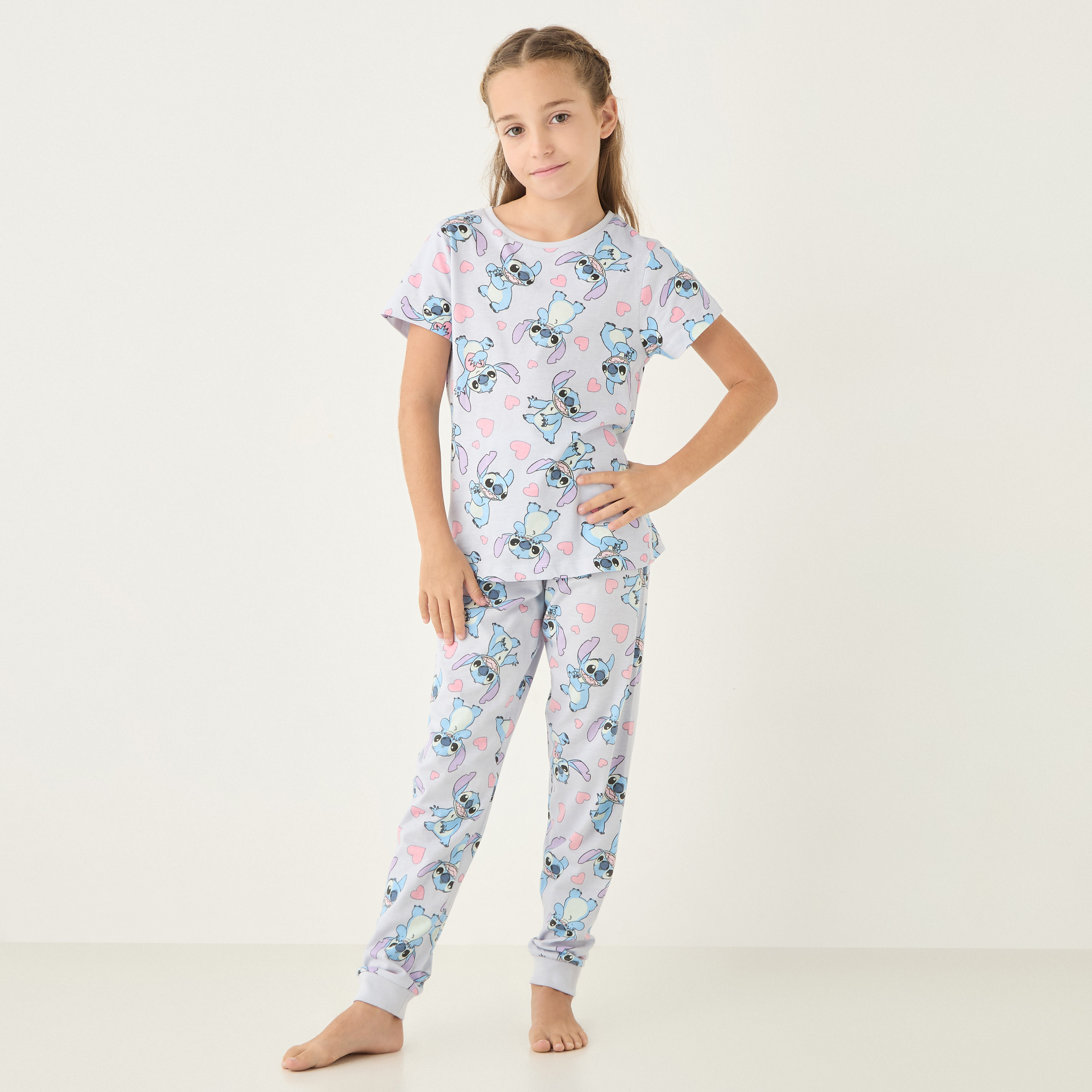 بنطلون بيجاما وتيشيرت بأكمام قصيرة وطبعات من ديزني - مجموعة من طقمين-girls-clothing-multipacks-image-1