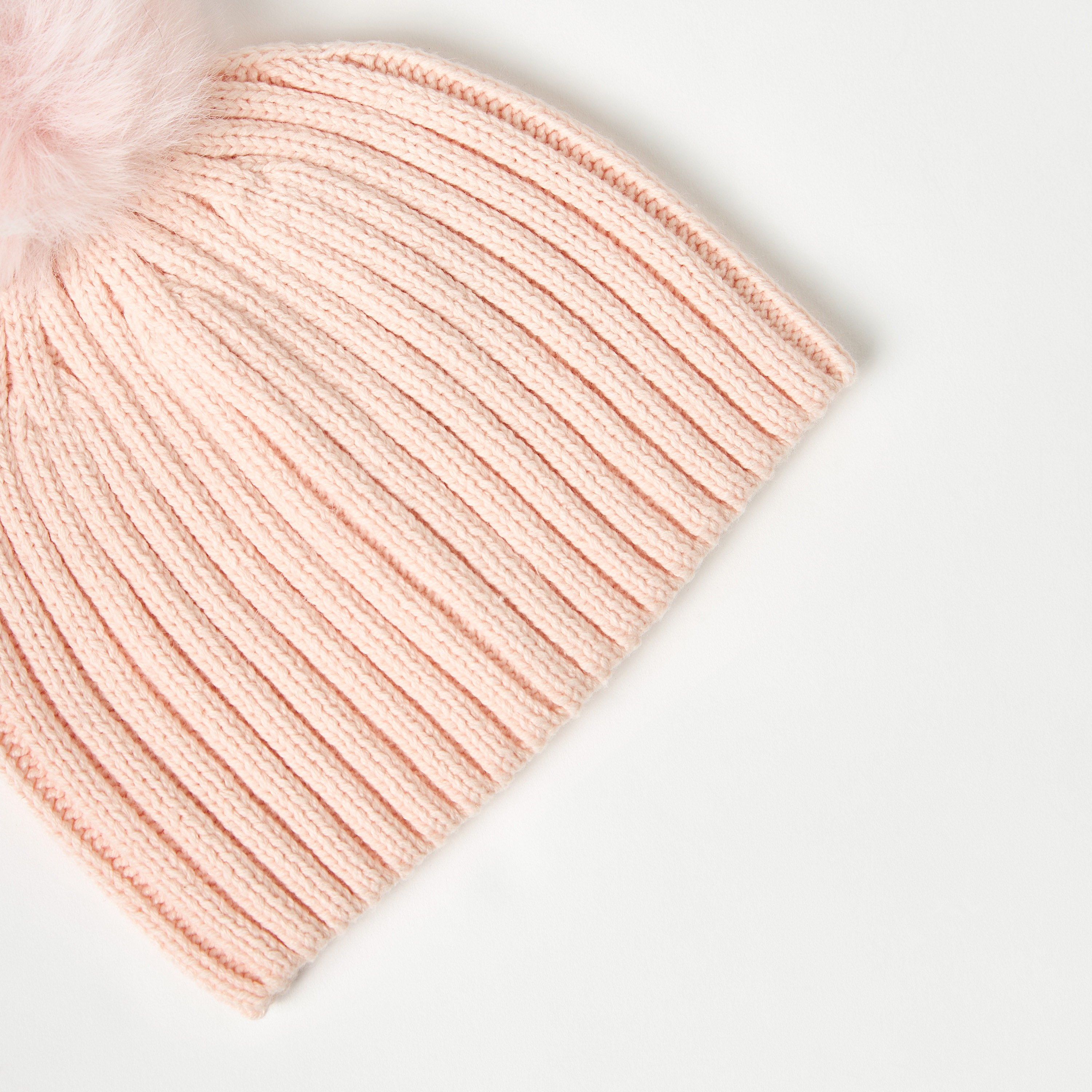 قبعة بيني بارزة الملمس بتفاصيل بوم بوم من جونيورز-baby-girls-clothing-winterwear-winteraccessories-image-3
