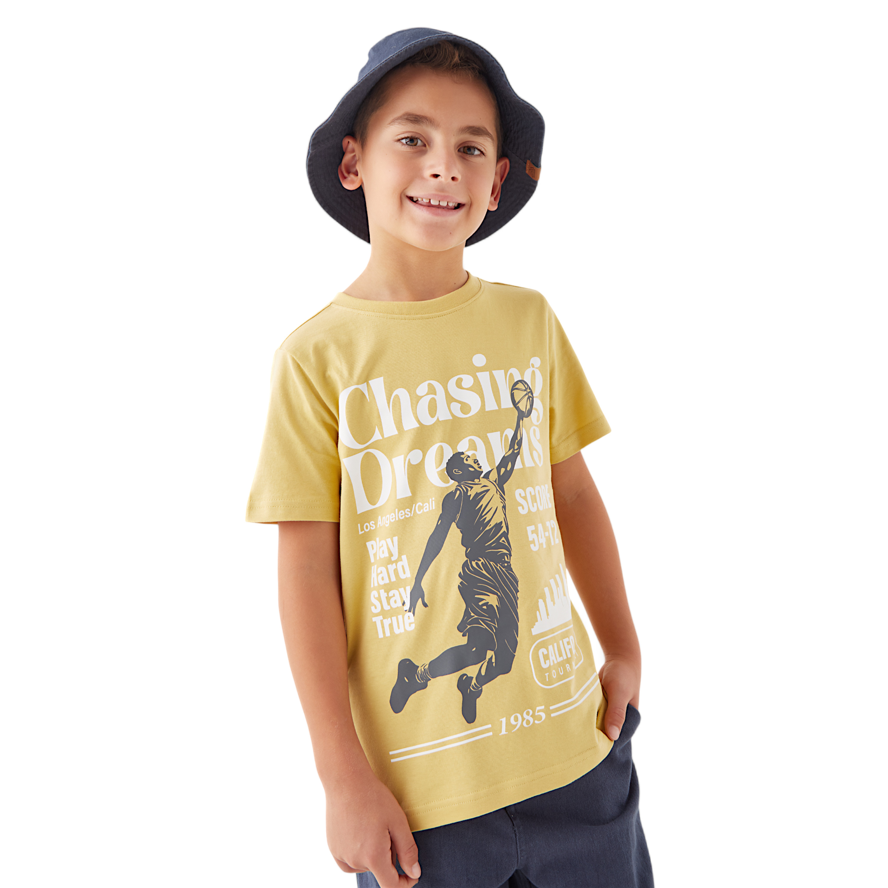 تيشيرت بأكمام قصيرة وياقة ضيقة وطبعات جرافيك من جونيورز-boys-clothing-tshirtsandpolos-image-1