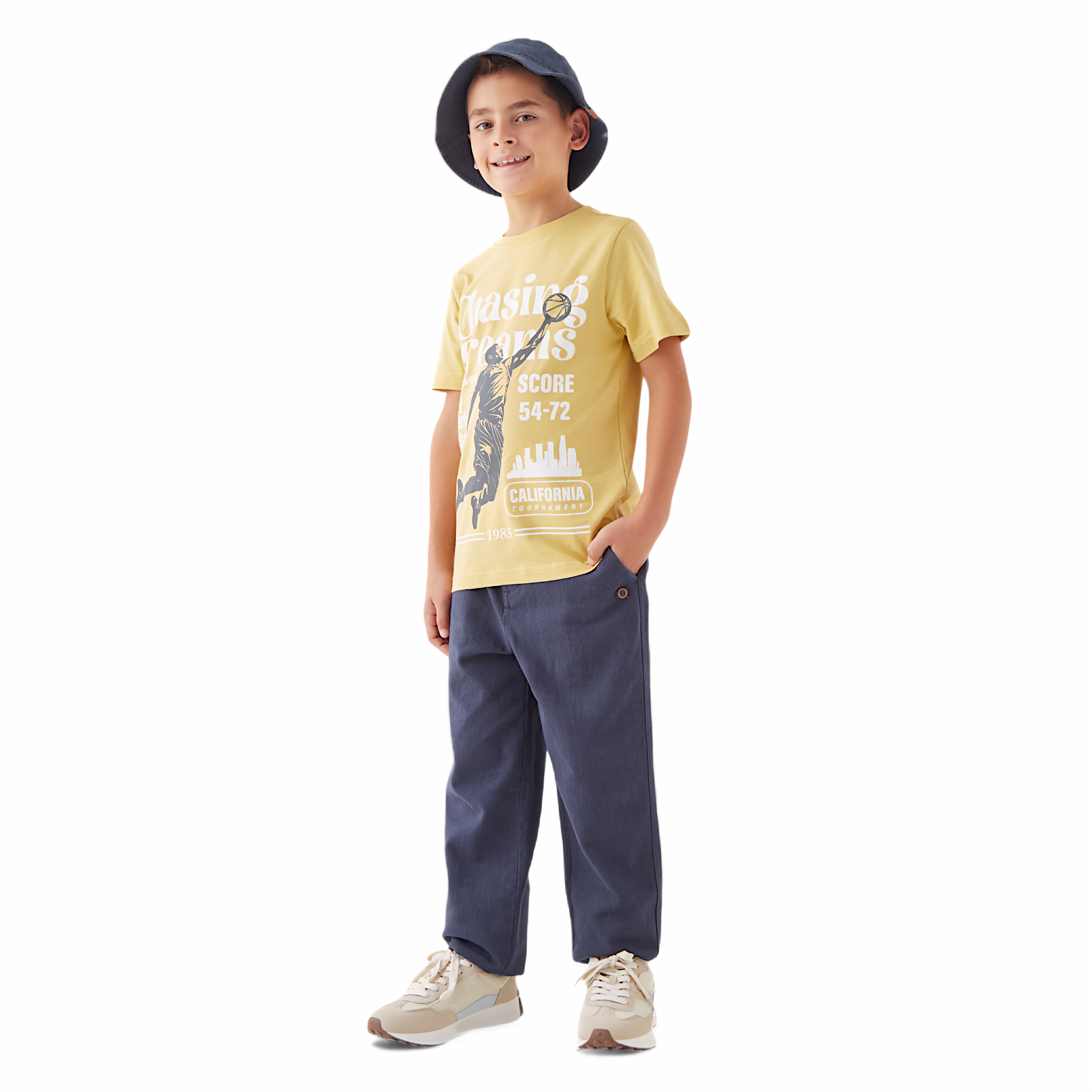 تيشيرت بأكمام قصيرة وياقة ضيقة وطبعات جرافيك من جونيورز-boys-clothing-tshirtsandpolos-image-2