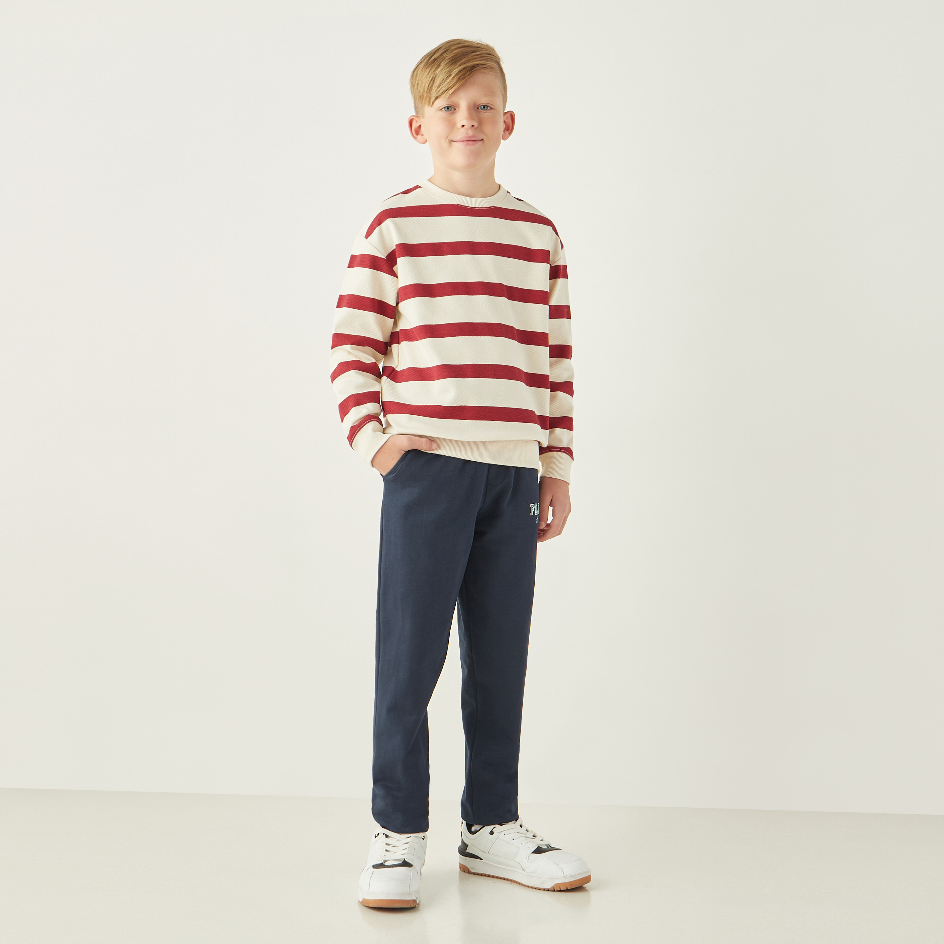 بنطلون رياضي برباط إغلاق وجيوب وطبعات من جونيورز-boys-clothing-bottoms-joggersandtrackpants-image-2