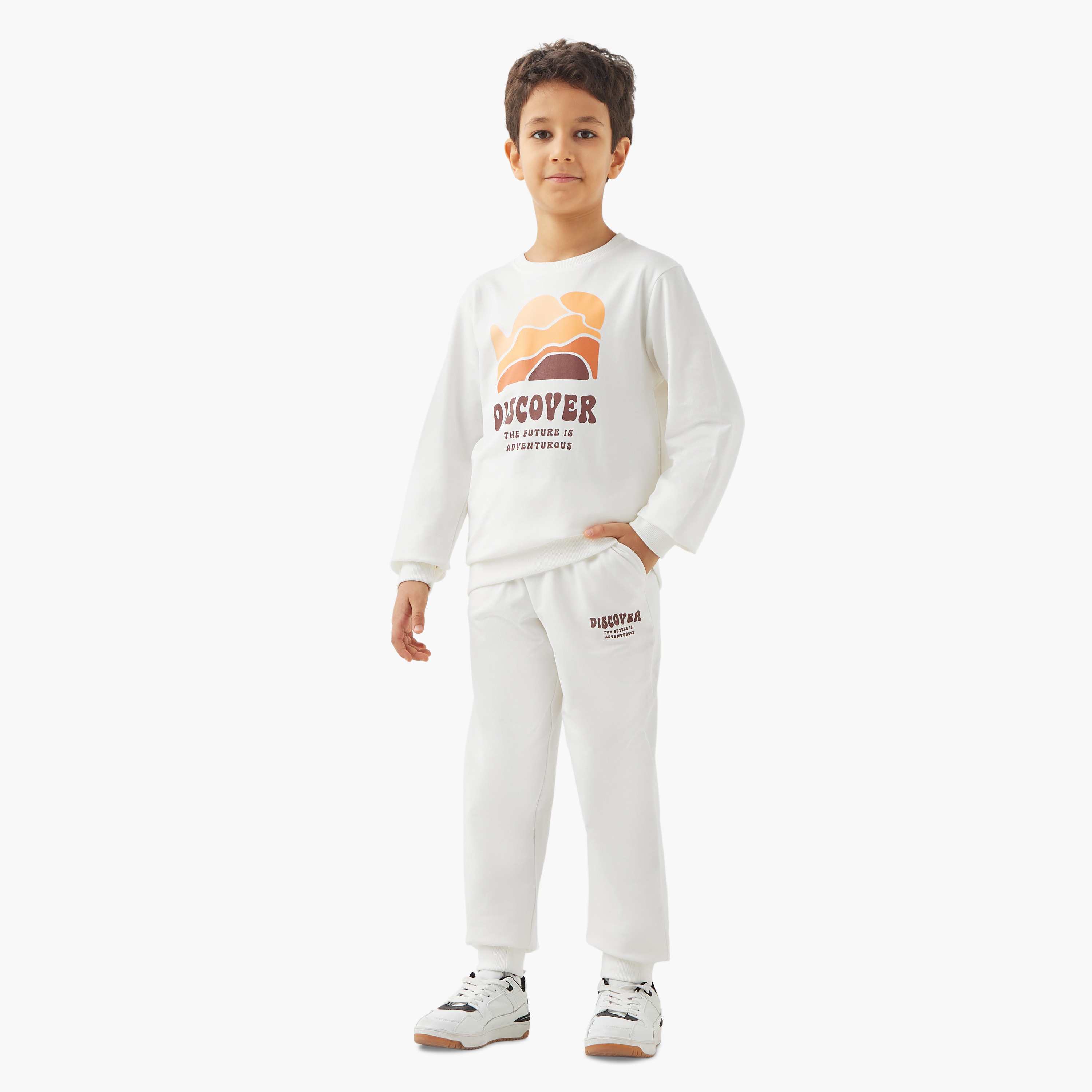 بنطلون رياضي بجيوب وطبعات تيبوجرافيك من جونيورز-boys-clothing-bottoms-joggersandtrackpants-image-3