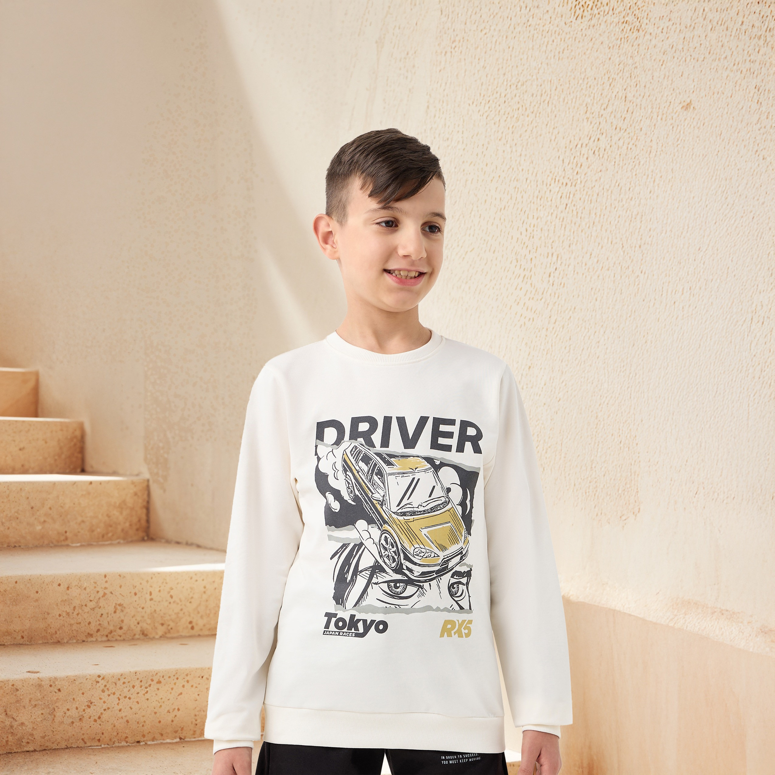 سويت شيرت بأكمام طويلة وطبعات جرافيك من جونيورز-boys-clothing-winterwear-sweatshirts-image-1