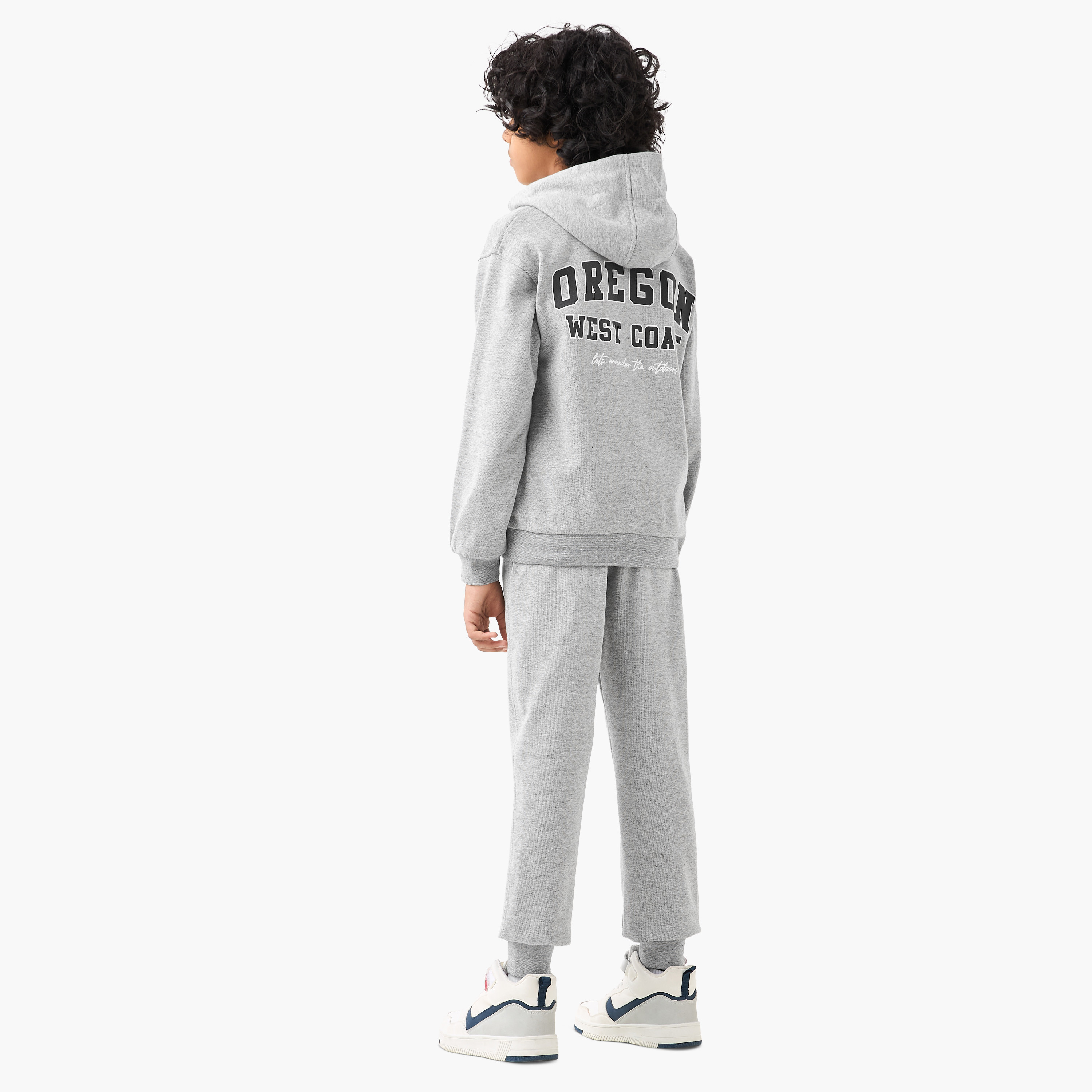 طقم هودي بسحاب وتفاصيل تايبوجرافيك مع بنطلون رياضي من جونيورز-boys-clothing-setsandcoords-image-5