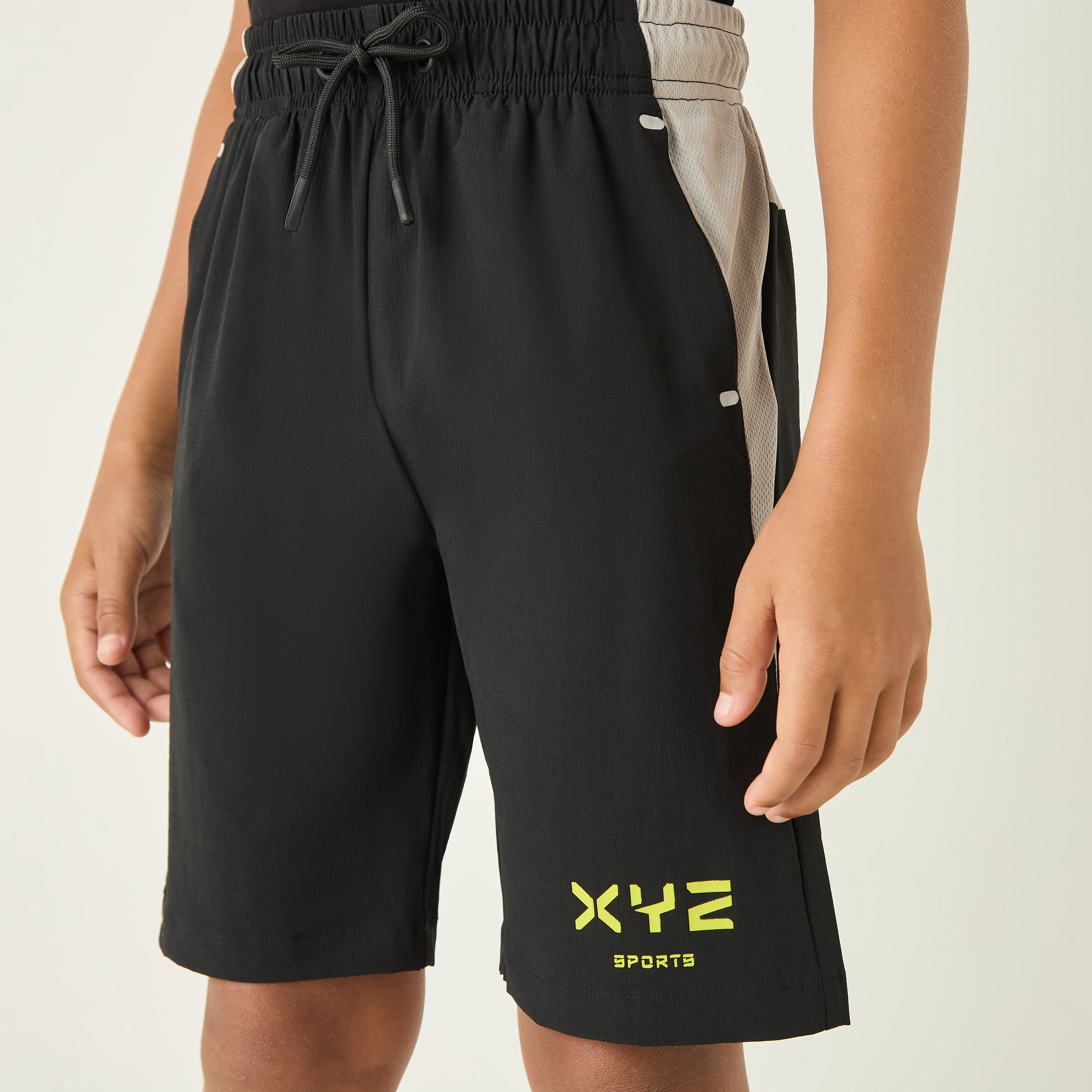 XYZ Logo Print Short with Drawstring Closure and Pockets-sports-boys-clothing-bottoms-shorts-image-4