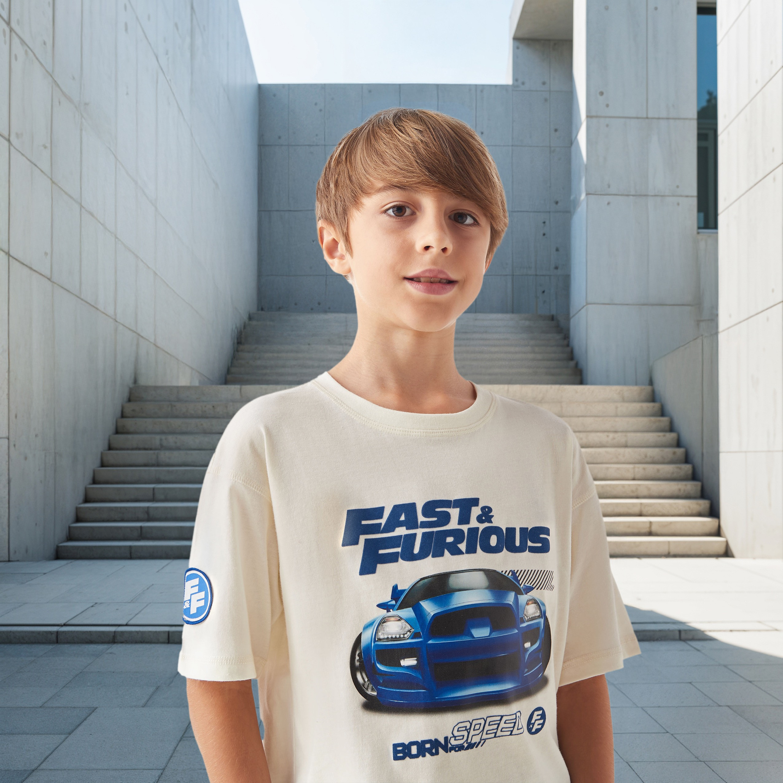تيشيرت بياقة ضيقة وأكمام قصيرة وطبعات فاست أند فاريوس-boys-clothing-tshirtsandpolos-image-4