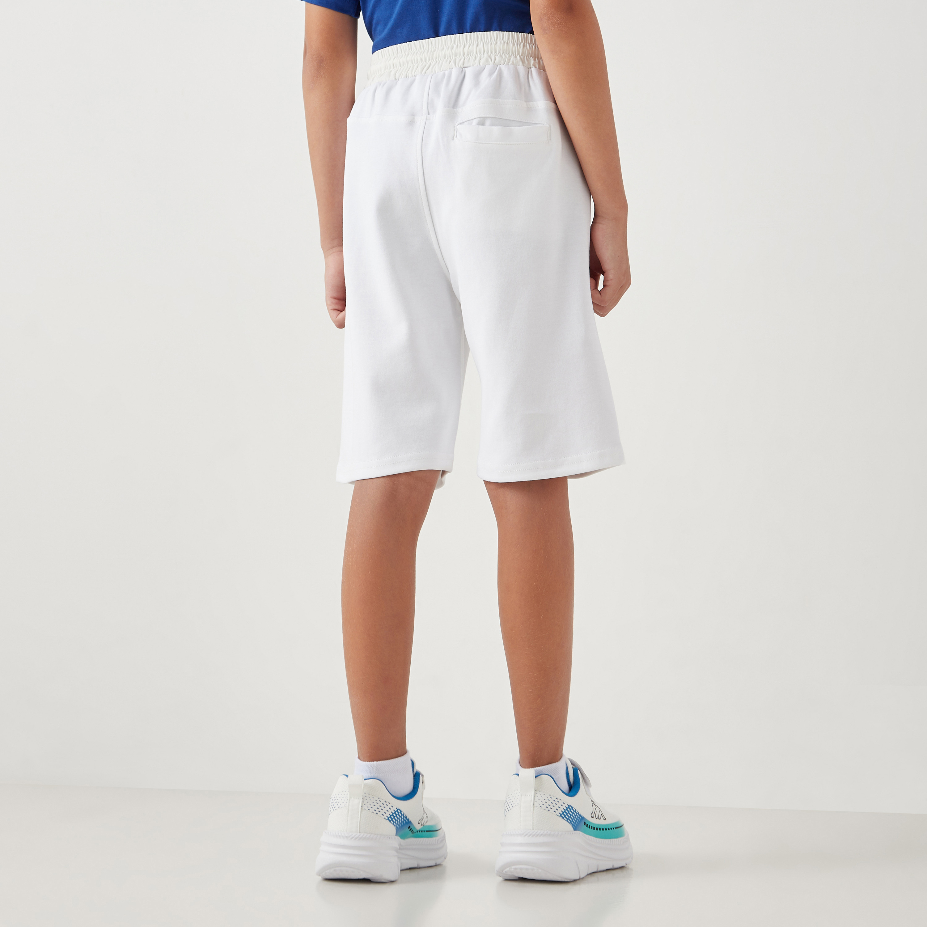 شورت سادة بجيوب ورباط إغلاق وطبعات شعار-boys-clothing-bottoms-shorts-image-2