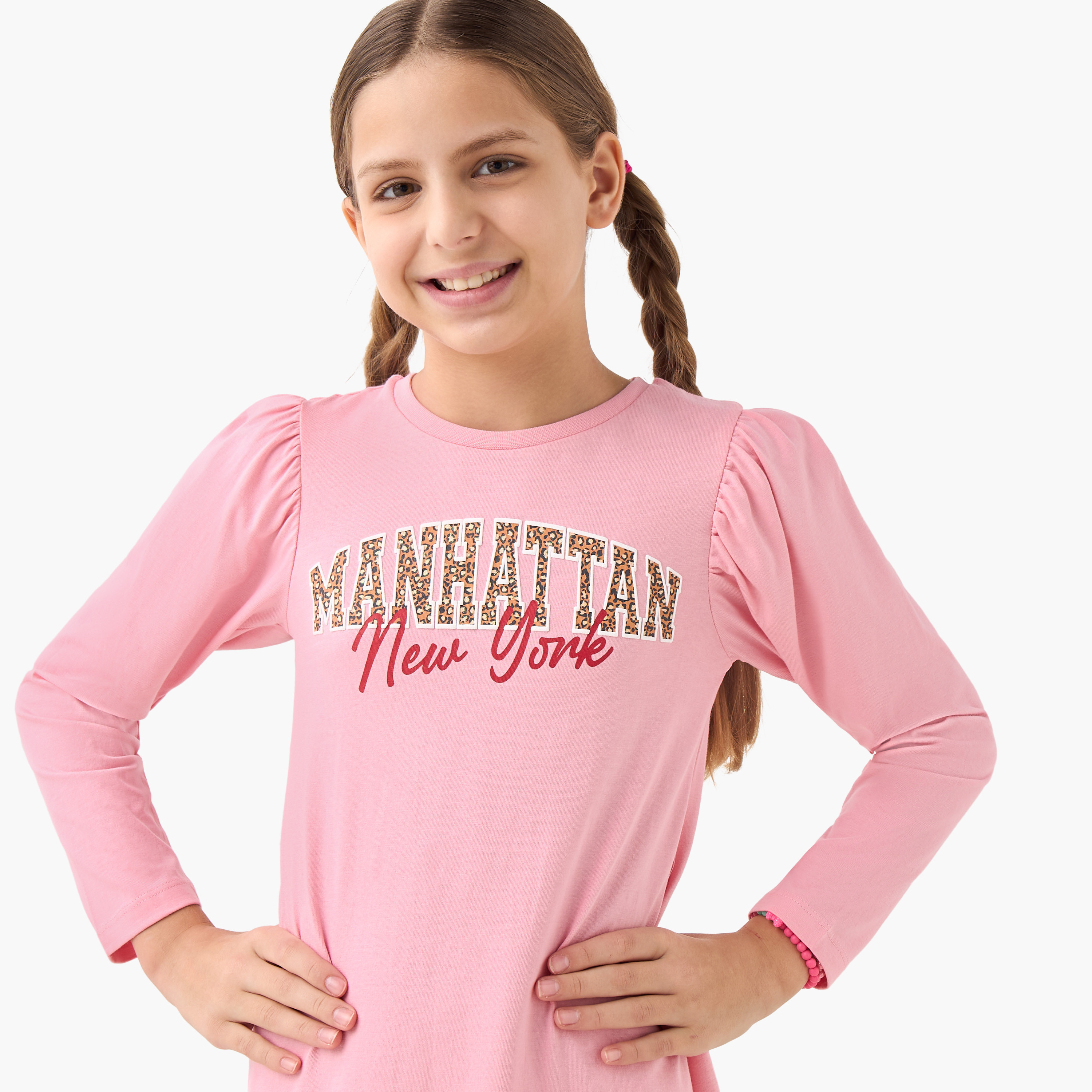 فستان بياقة مستديرة وأكمام طويلة وخصر منسدل وطبعات من جونيورز-girls-clothing-dressesandjumpsuits-image-4