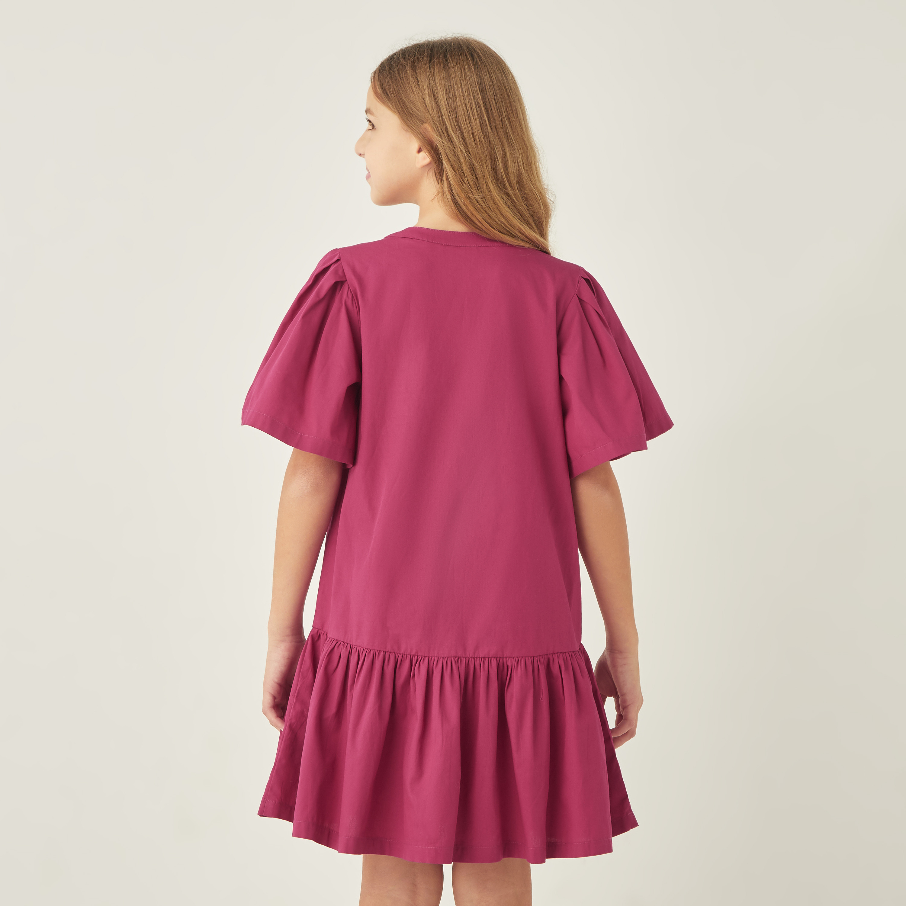فستان سادة بخصر منخفض مع زخارف فيونكة وأكمام منفوشة من جونيورز-girls-clothing-dressesandjumpsuits-image-3