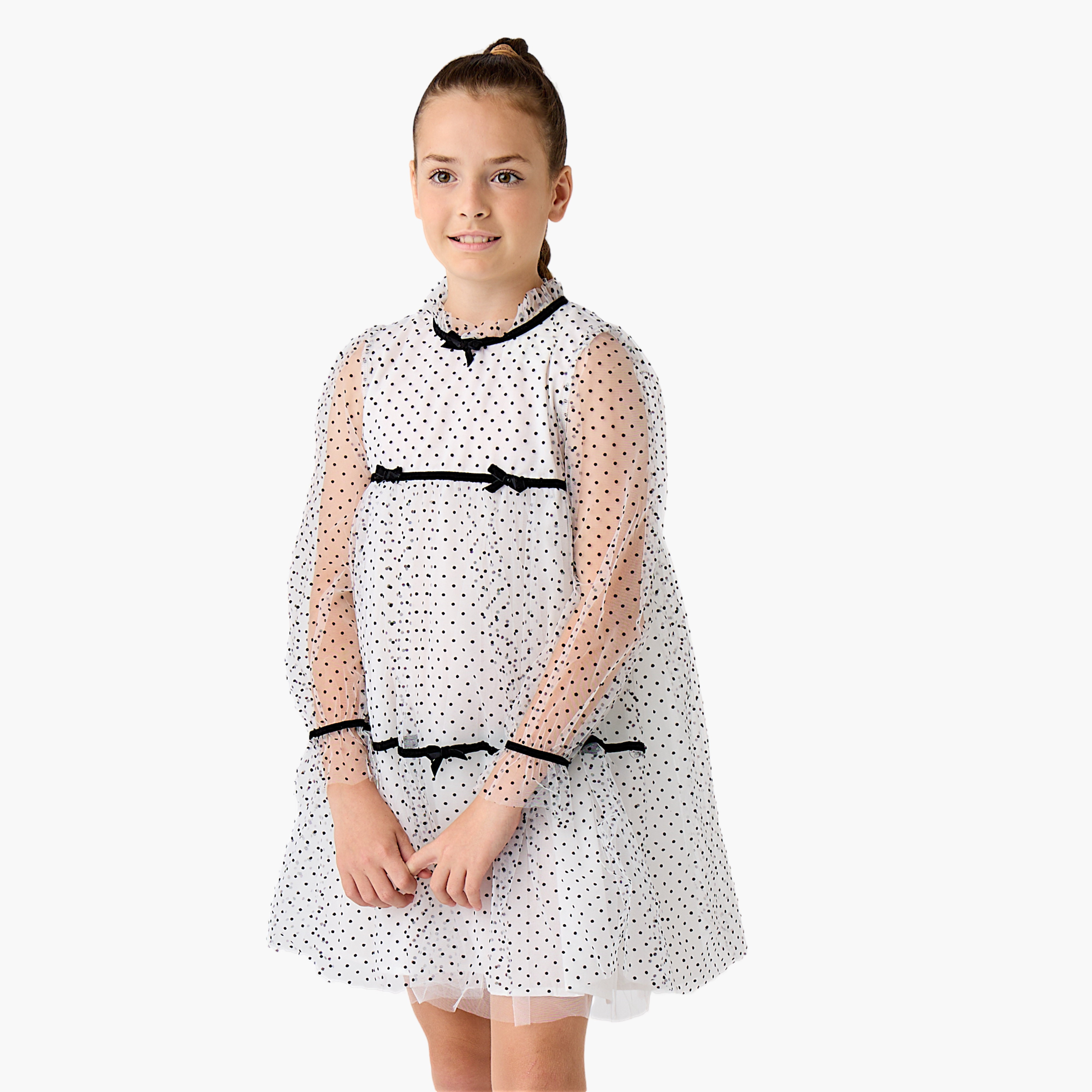 فستان إيه لاين بطبعات منقطّة وأكمام طويلة وتفاصيل فيونكة  من جونيورز-girls-clothing-dressesandjumpsuits-image-1