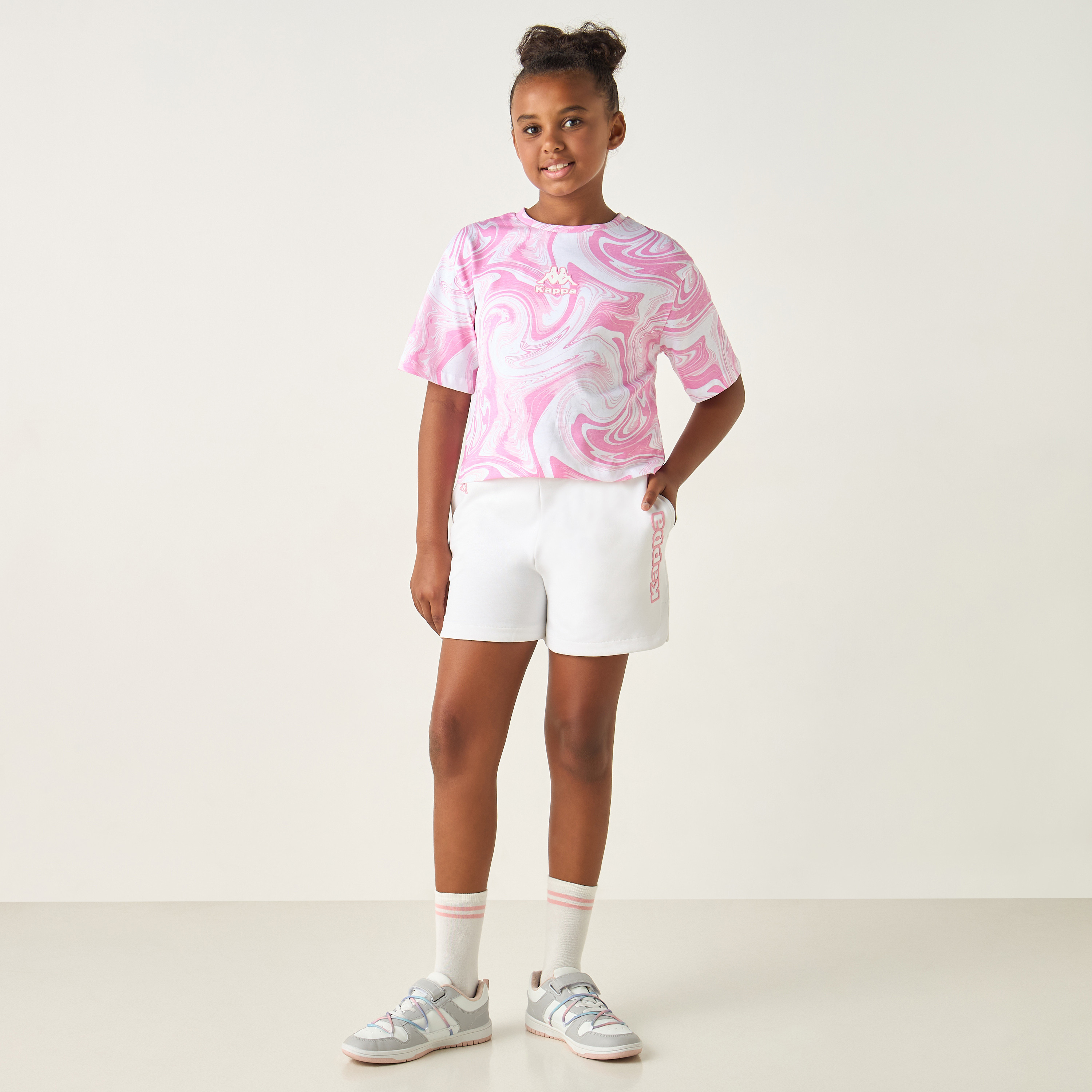 تيشيرت بياقة ضيقة وأكمام قصيرة وطبعات من كابا-sports-girls-clothing-tops-image-2