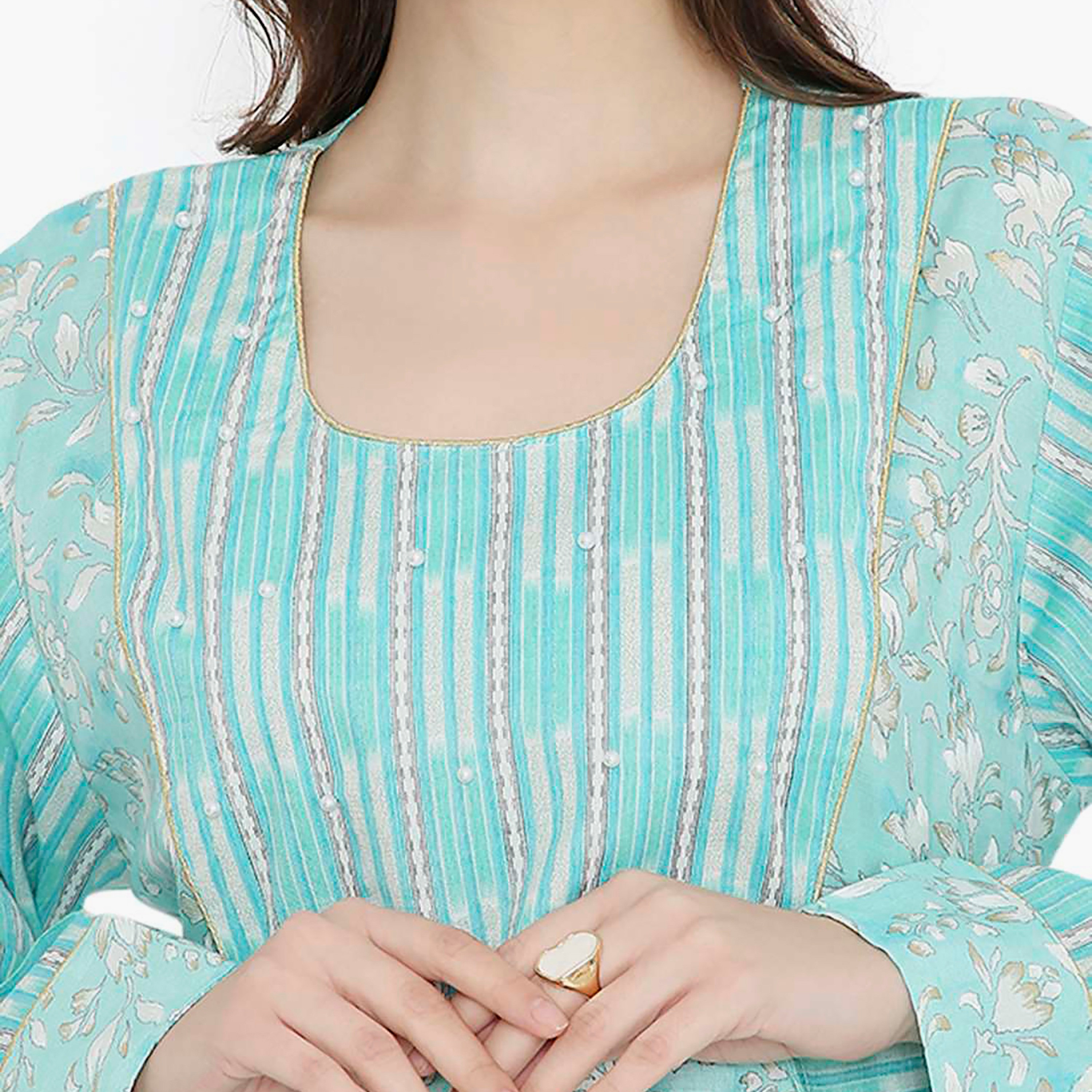 جلابية نسائية بفتحة رقبة دائرية وتفاصيل لؤلؤ من هانا آند سارة-women-arabicclothing-jalabiyas-image-2
