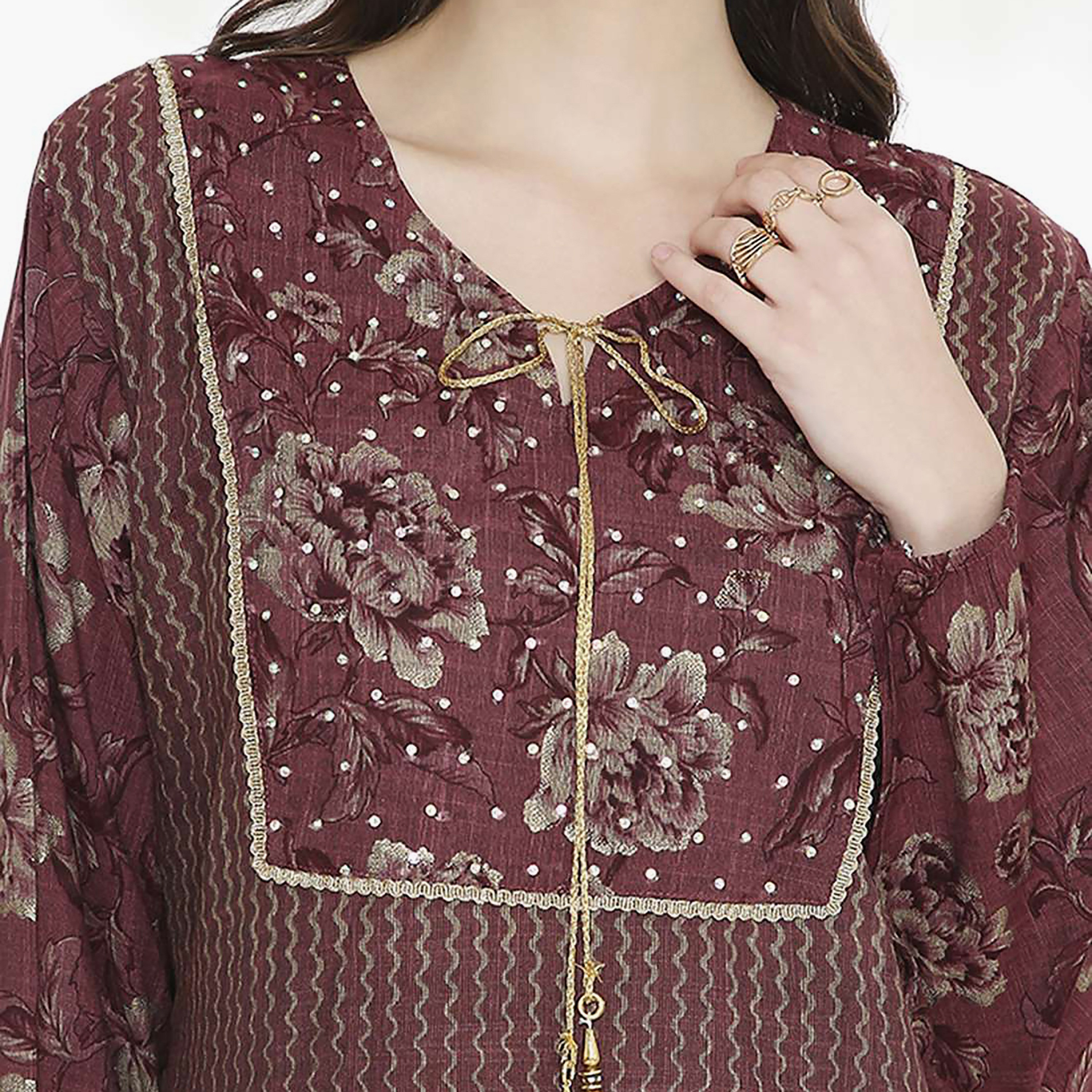 قفطان احتفالي نسائي مطبوع ومزين بأحجار الراين وفتحة رقبة مفتوحة من هانا آند سارة-women-arabicclothing-jalabiyas-image-7