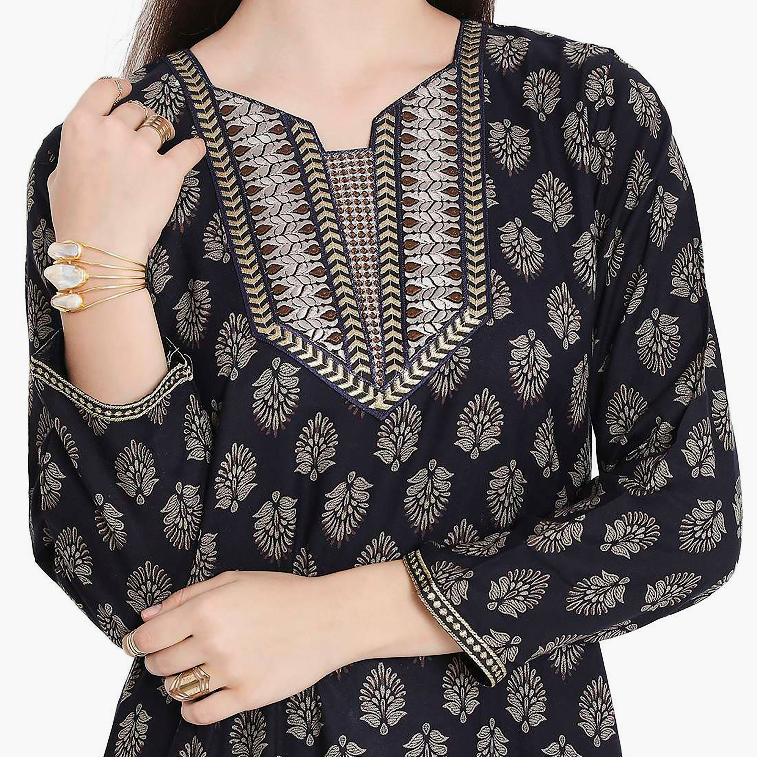 جلابية نسائية مطرزة بعقدة عنق من هانا آند سارة-women-arabicclothing-jalabiyas-image-7