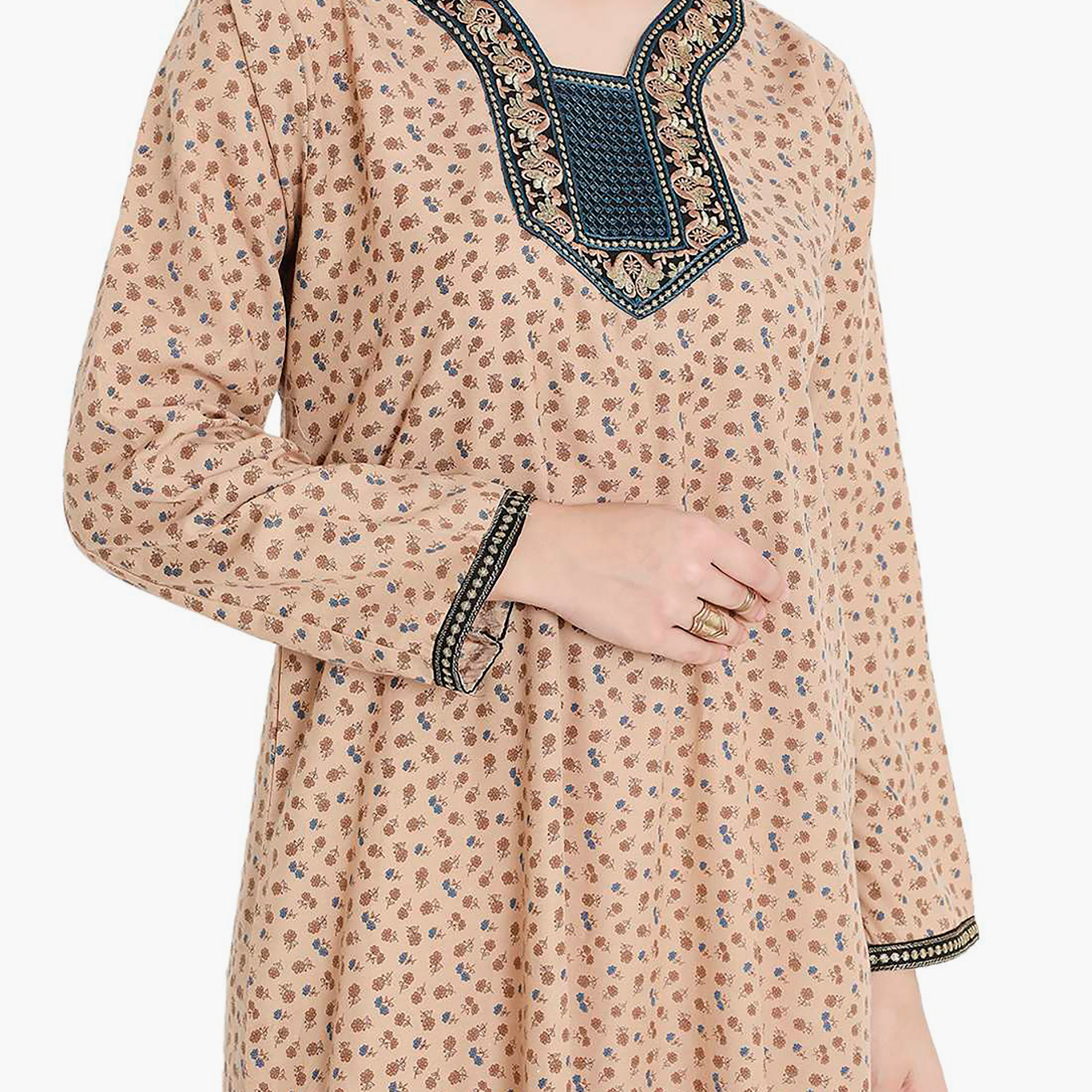 جلابية نسائية مطرزة بالزهور وعقدة عنق من هانا آند سارة-women-arabicclothing-jalabiyas-image-2