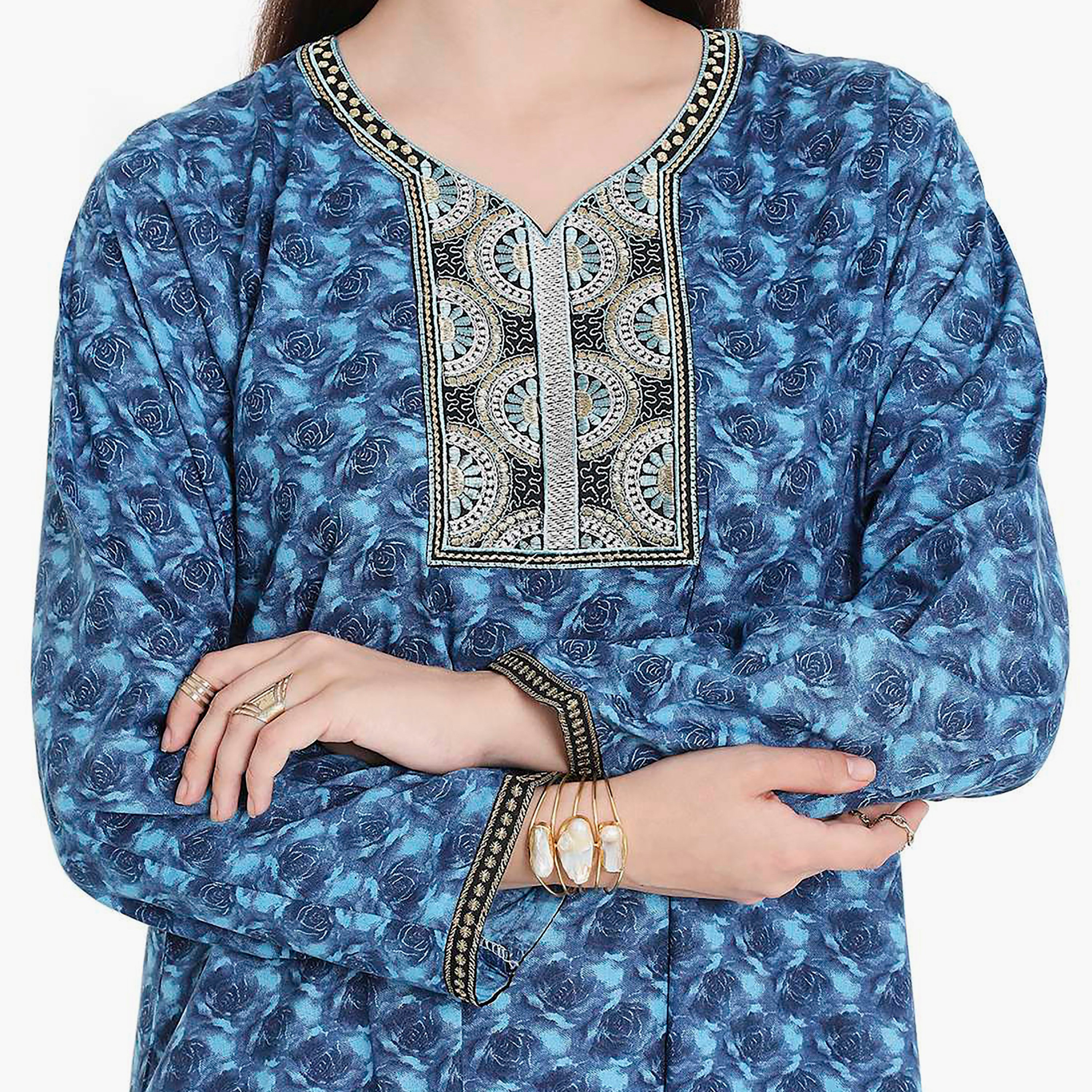 جلابية نسائية مطرزة بالزهور وعقدة عنق من هانا آند سارة-women-arabicclothing-jalabiyas-image-2