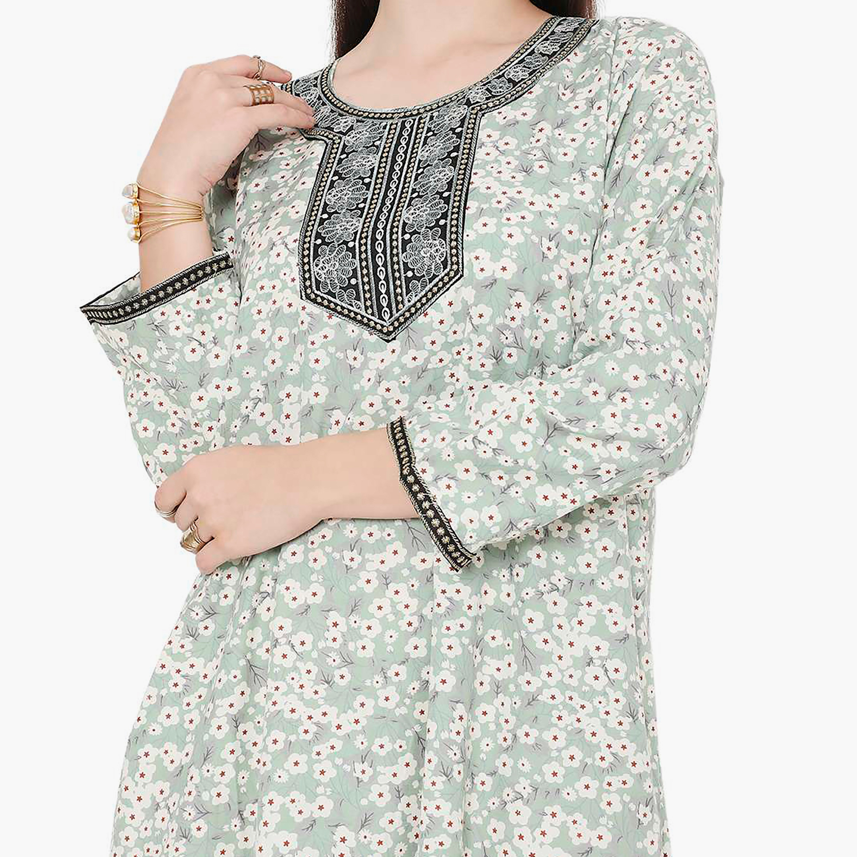 جلابية نسائية مطرزة بالزهور وعقدة عنق من هانا آند سارة-women-arabicclothing-jalabiyas-image-7