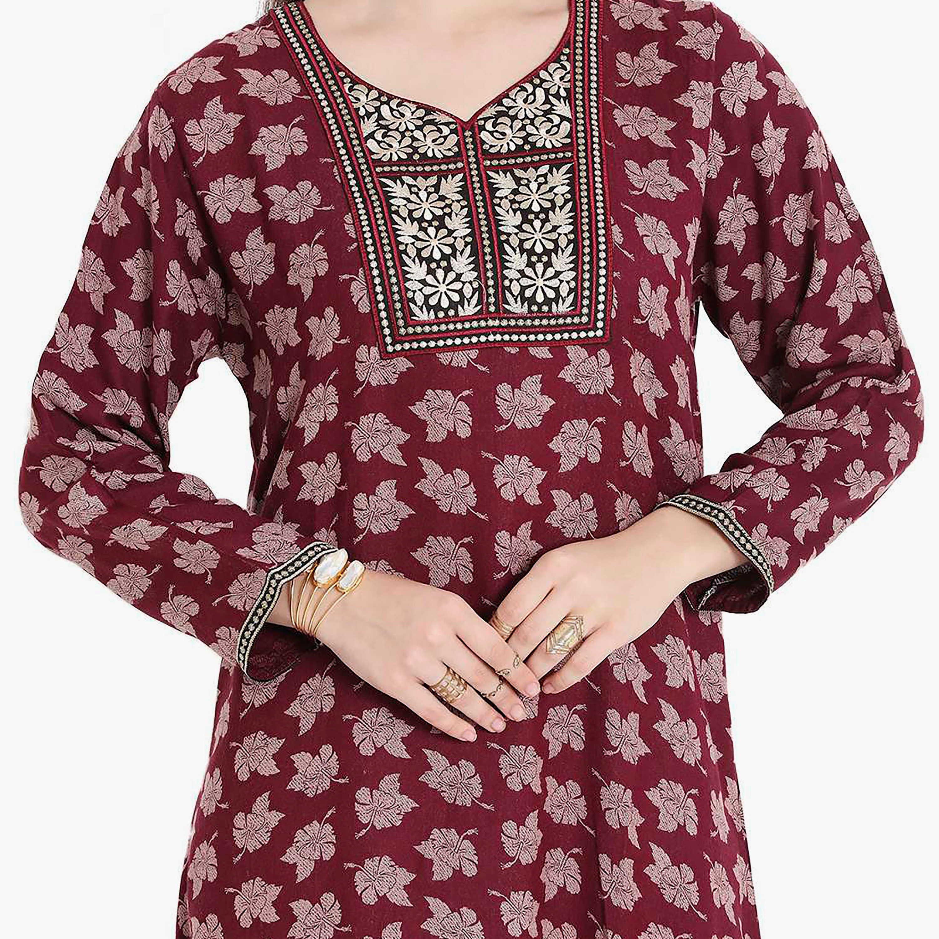 جلابية نسائية مطرزة بالزهور وعقدة عنق من هانا آند سارة-women-arabicclothing-jalabiyas-image-12
