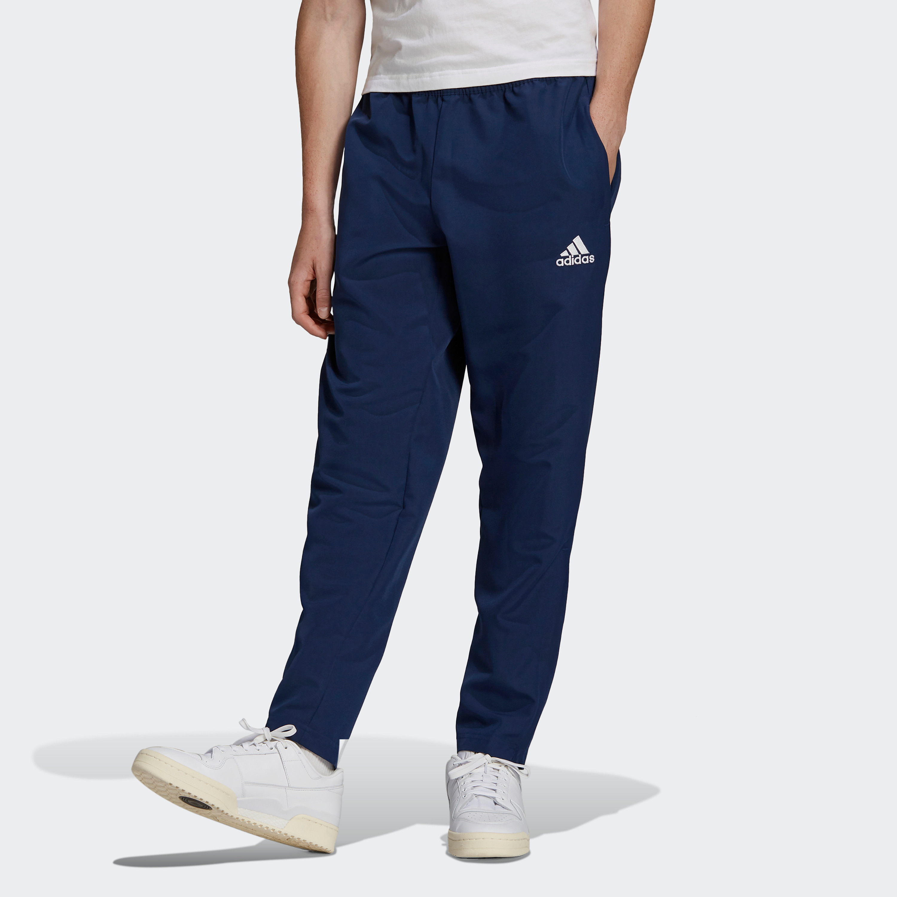 سروال تدريب انترادا 22 برازينتيشن للرجال من اديداس | او اي-men-clothing-bottoms-trousersandchinos-trousers-image-5