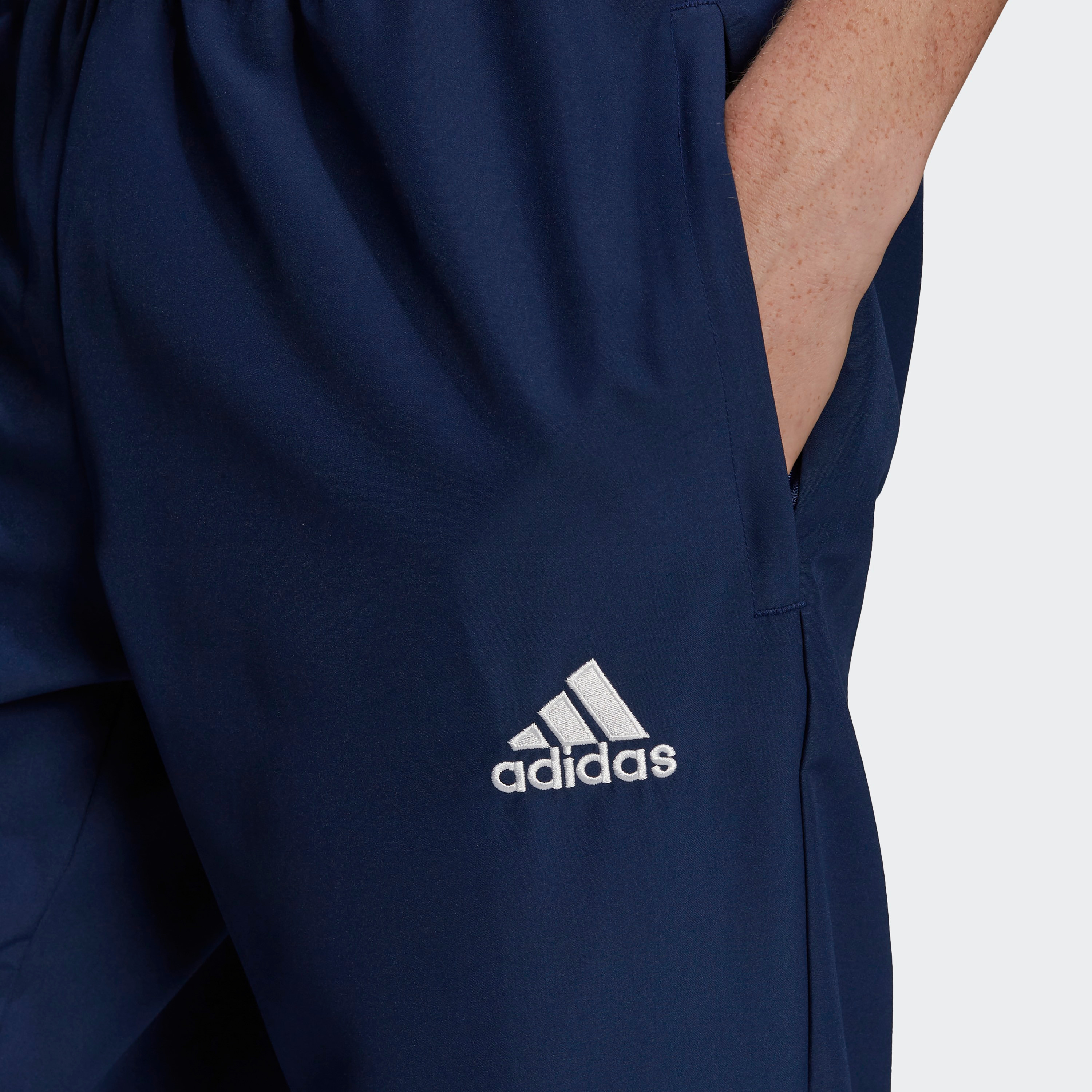 سروال تدريب انترادا 22 برازينتيشن للرجال من اديداس | او اي-men-clothing-bottoms-trousersandchinos-trousers-image-7