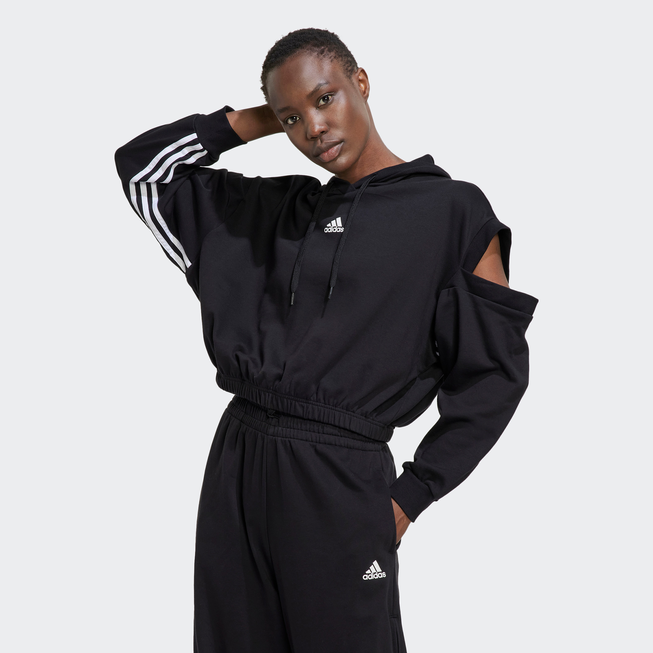 هودي نسائي بشعار من أديداس دبليو هيجلم ايج دي اس وي تي-sports-women-clothing-hoodiesandsweatshirts-image-1