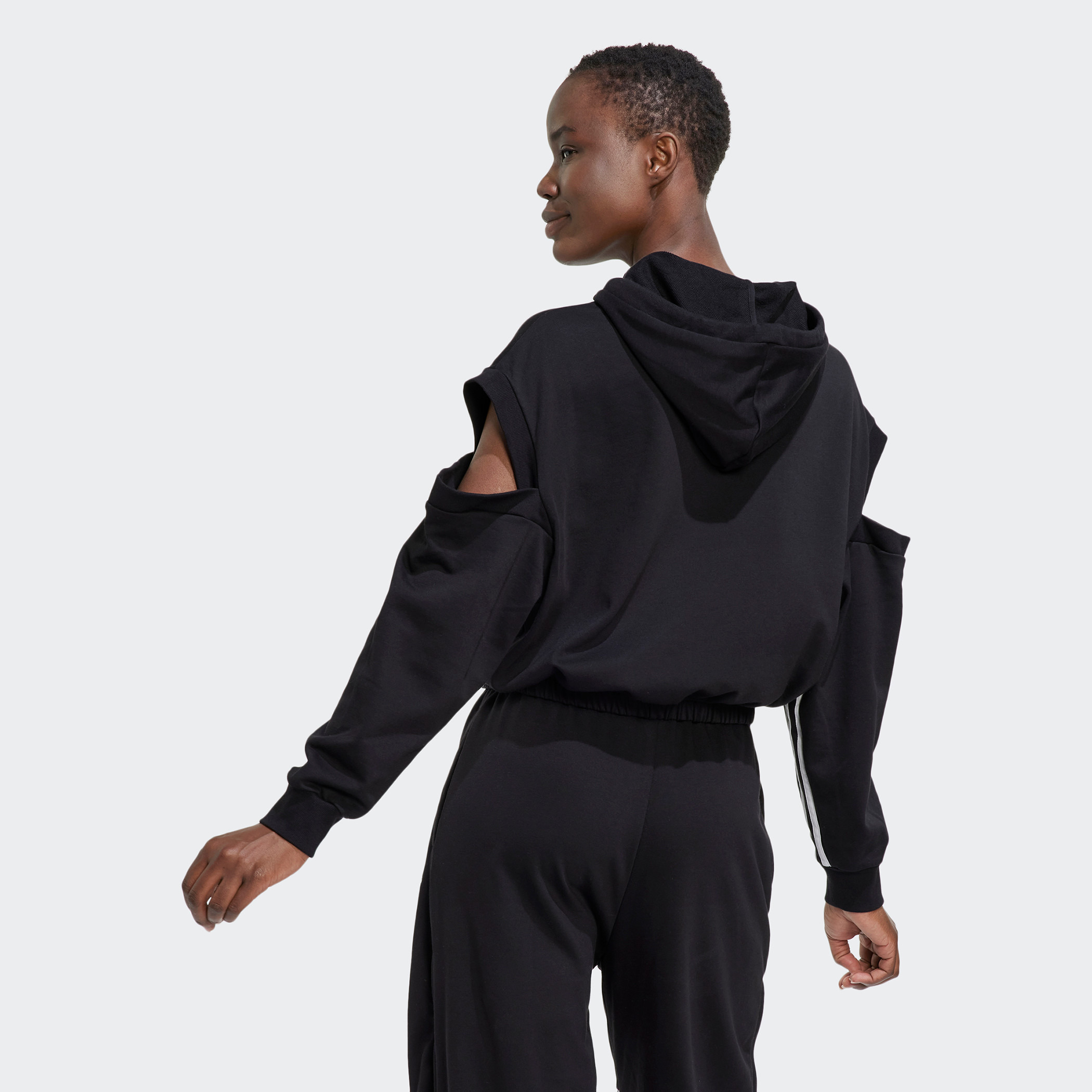 هودي نسائي بشعار من أديداس دبليو هيجلم ايج دي اس وي تي-sports-women-clothing-hoodiesandsweatshirts-image-2