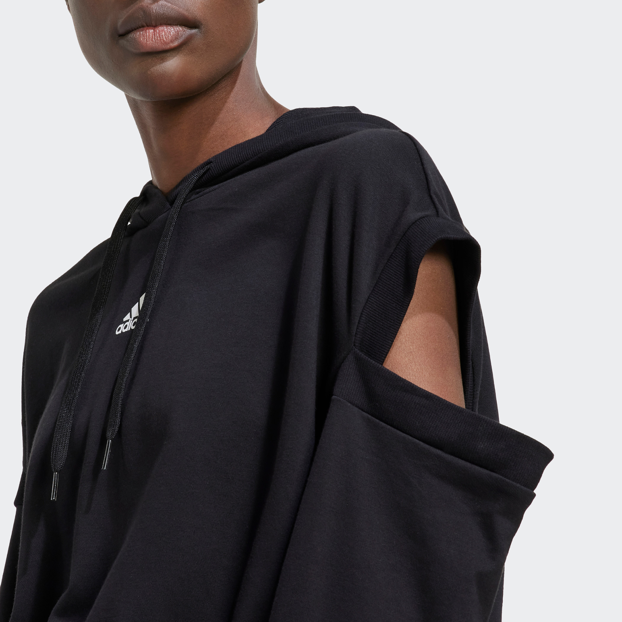 هودي نسائي بشعار من أديداس دبليو هيجلم ايج دي اس وي تي-sports-women-clothing-hoodiesandsweatshirts-image-4