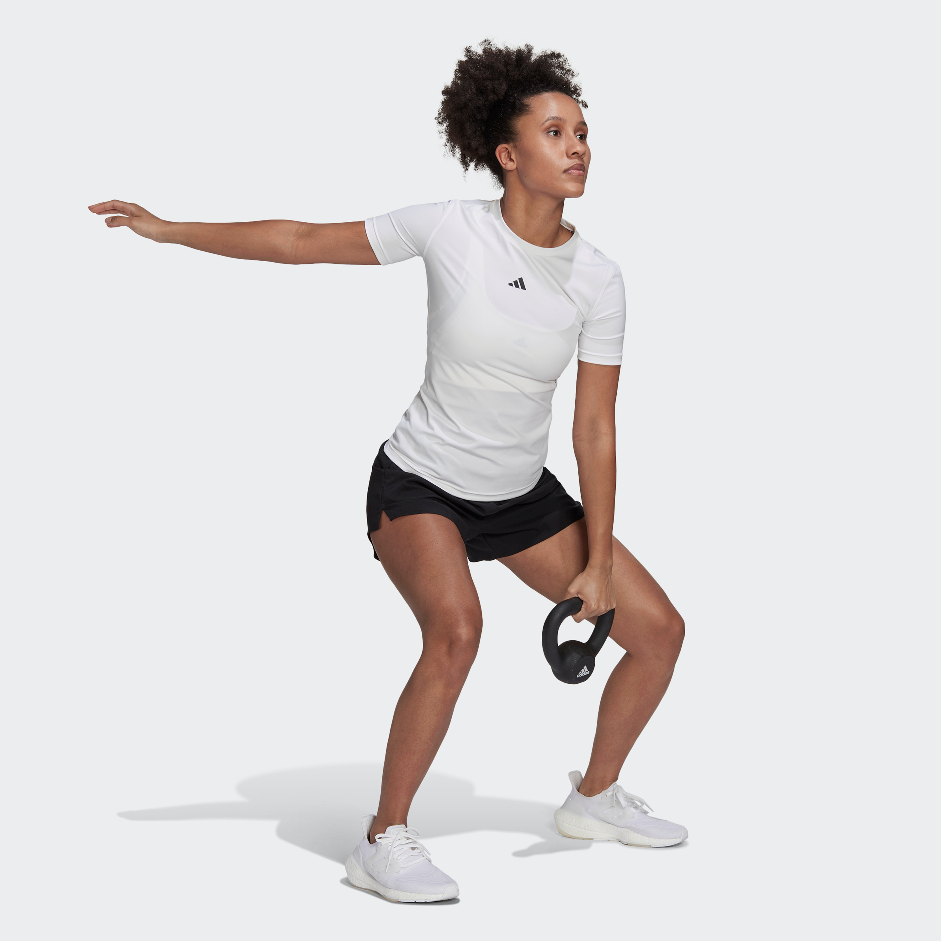 شورت نسائي بشعار من أديداس دبليو مين وفن شو-sports-women-clothing-athleticskirtsandshorts-image-5