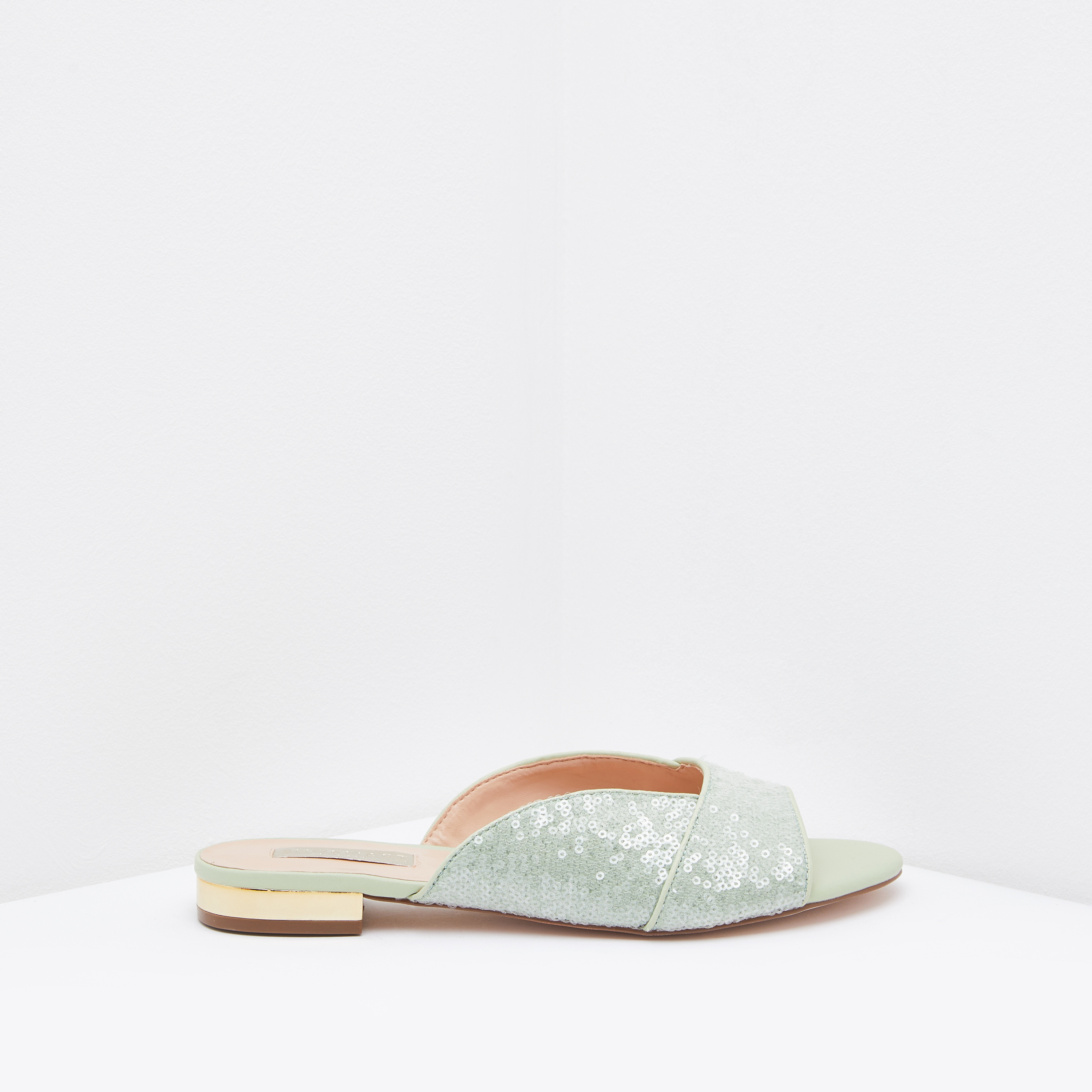 حذاء خفيف بفتحة إصبع وتفاصيل ترتر-women-shoes-flats-sandals-image-10