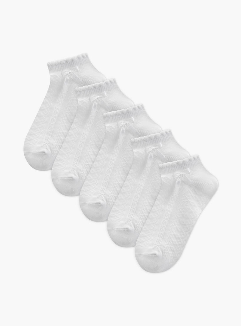 جوارب بارزة الملمس بطول الكاحل بحواف صدفية وفيونكة - طقم من 5 أزواج-girls-accessories-socks-image-1
