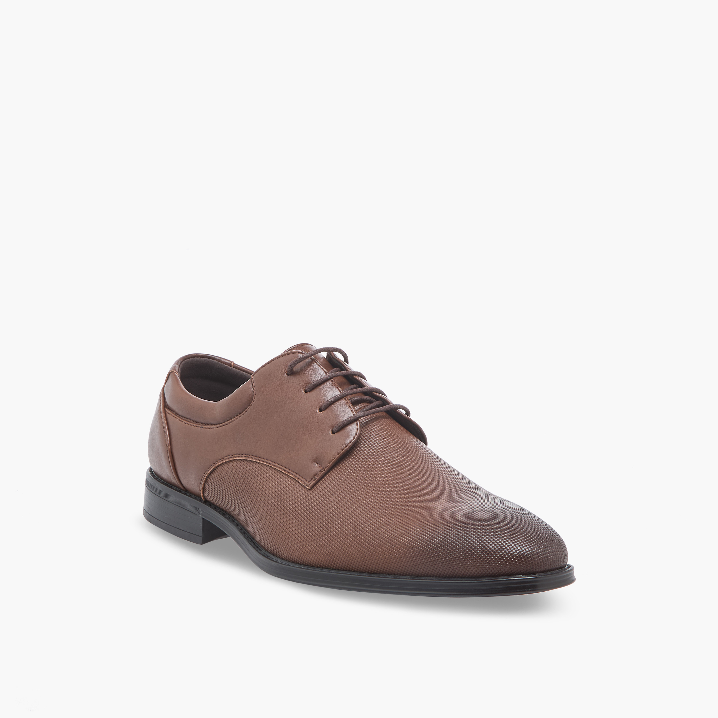حذاء ديربي بارز الملمس برباط إغلاق للرجال من إل بي إل من شو إكسبريس-men-shoes-formalshoes-image-2