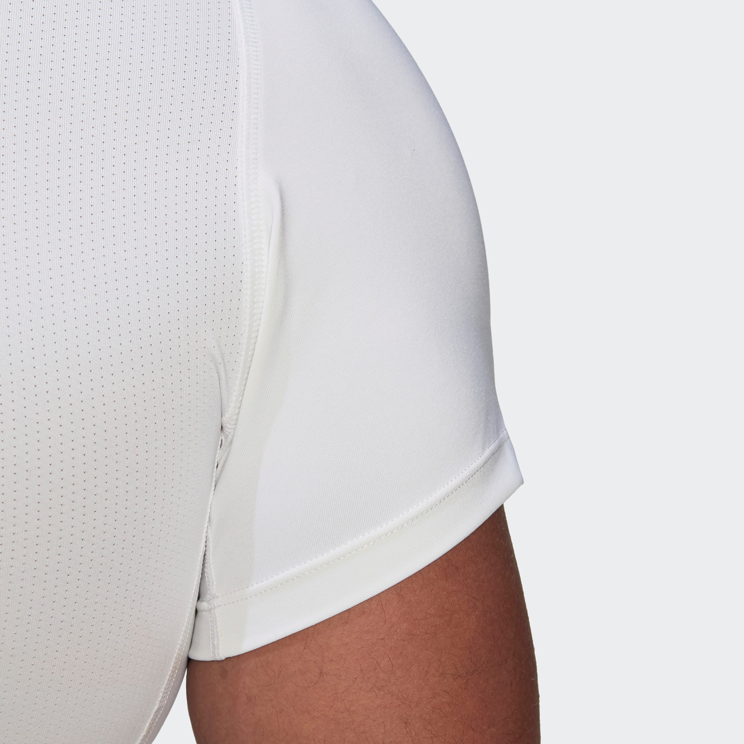 Adidas Men Logo T Shirt-men-clothing-sportswearandactivewear-tshirtsandpolos-image-5