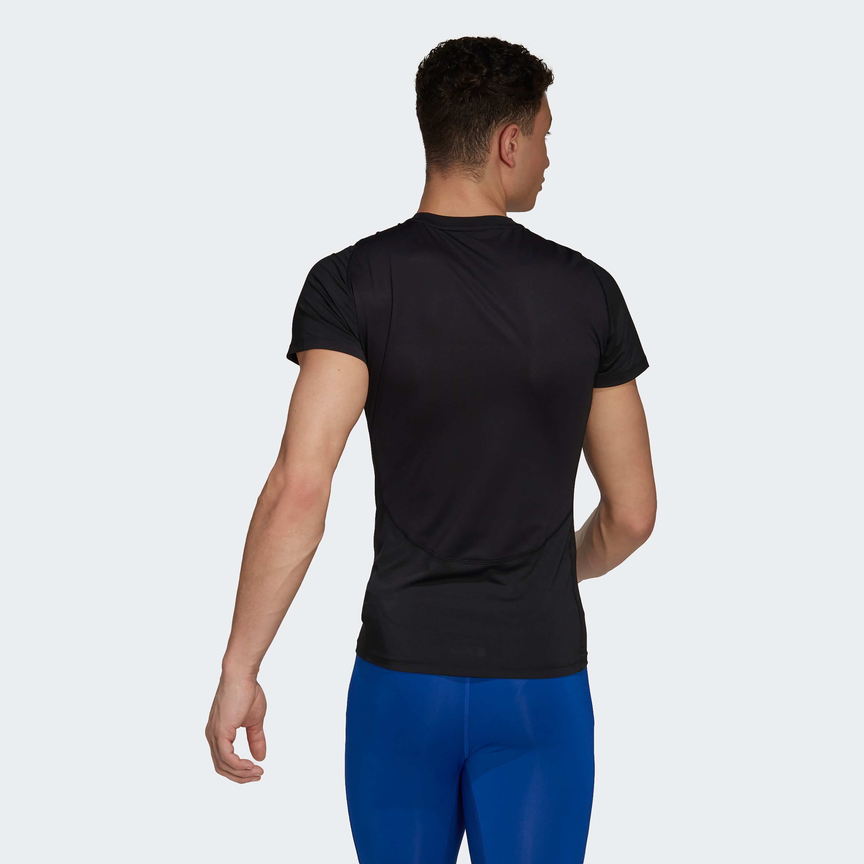 Adidas Men Logo T Shirt-men-clothing-sportswearandactivewear-tshirtsandpolos-image-3