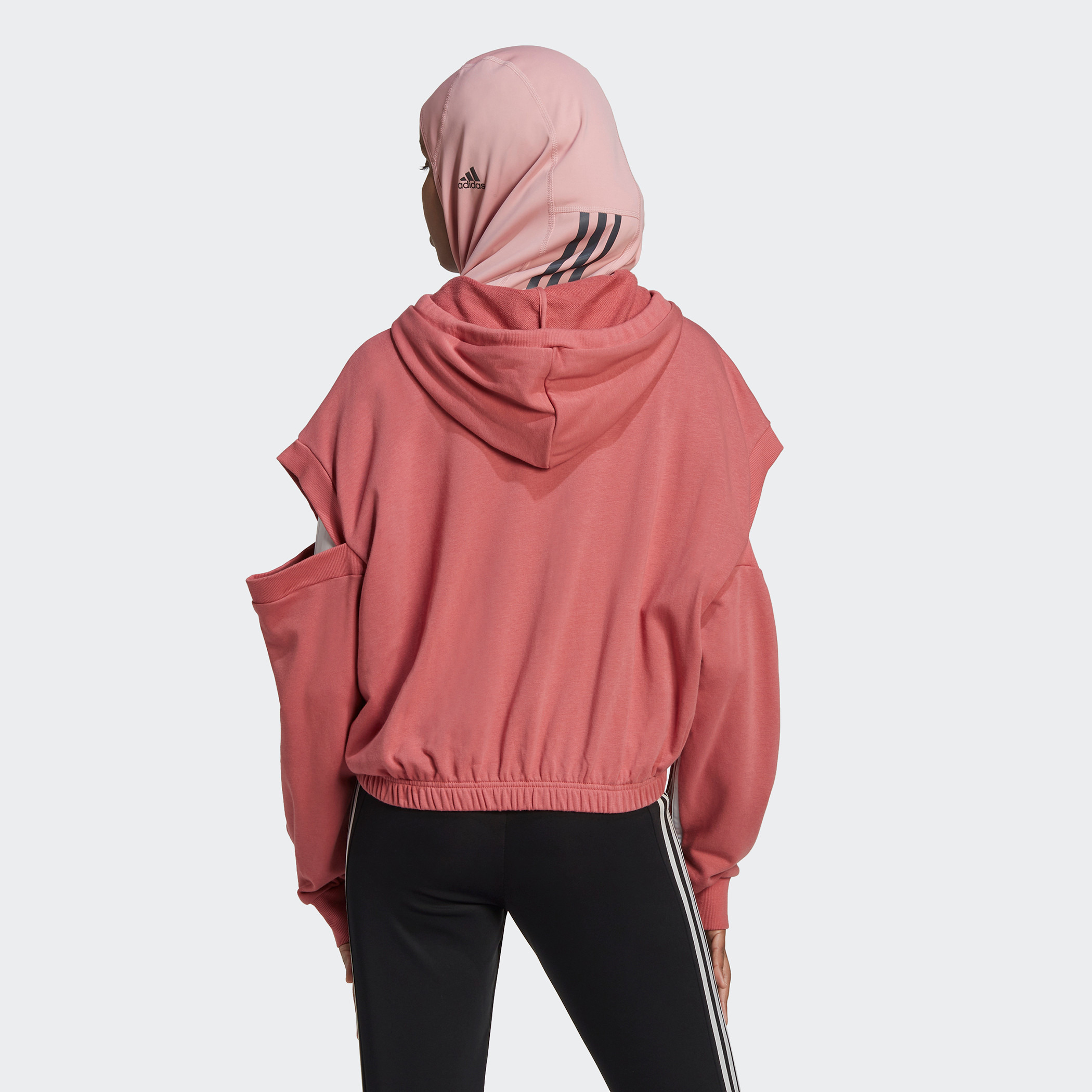 هودي نسائي بشعار من أديداس دبليو هيجلم ايج دي اس وي تي-sports-women-clothing-hoodiesandsweatshirts-image-2