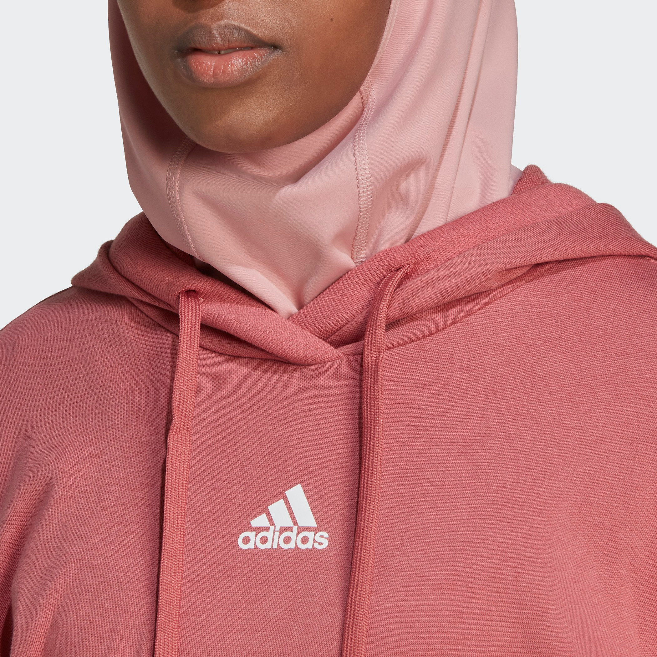هودي نسائي بشعار من أديداس دبليو هيجلم ايج دي اس وي تي-sports-women-clothing-hoodiesandsweatshirts-image-4