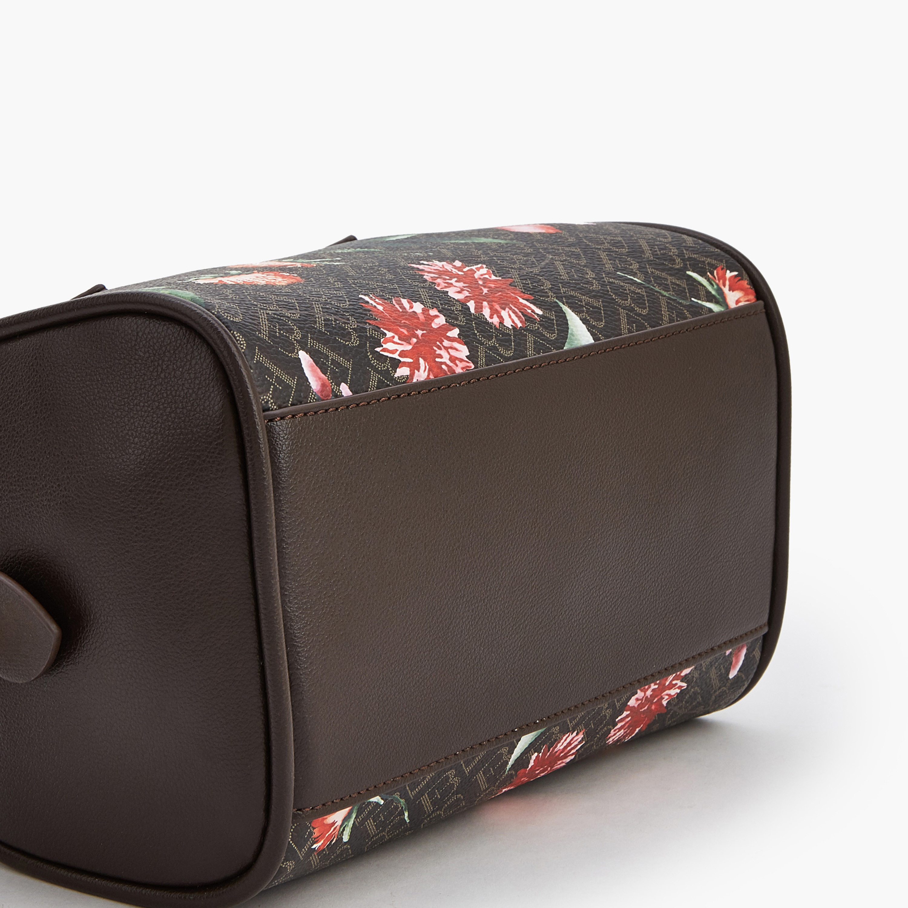 شنطة كروس بودي بطبعات وحزام قابل للفصل من فلورا بيلا-women-bagsandwallets-handbags-image-6