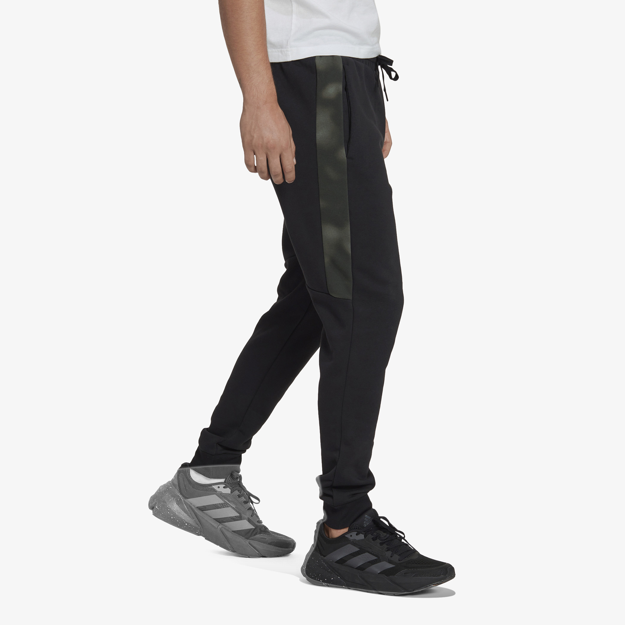 Pants and jeans adidas Originals Graphics Camo Nylon Trousers Orbit Grey |  Footshop