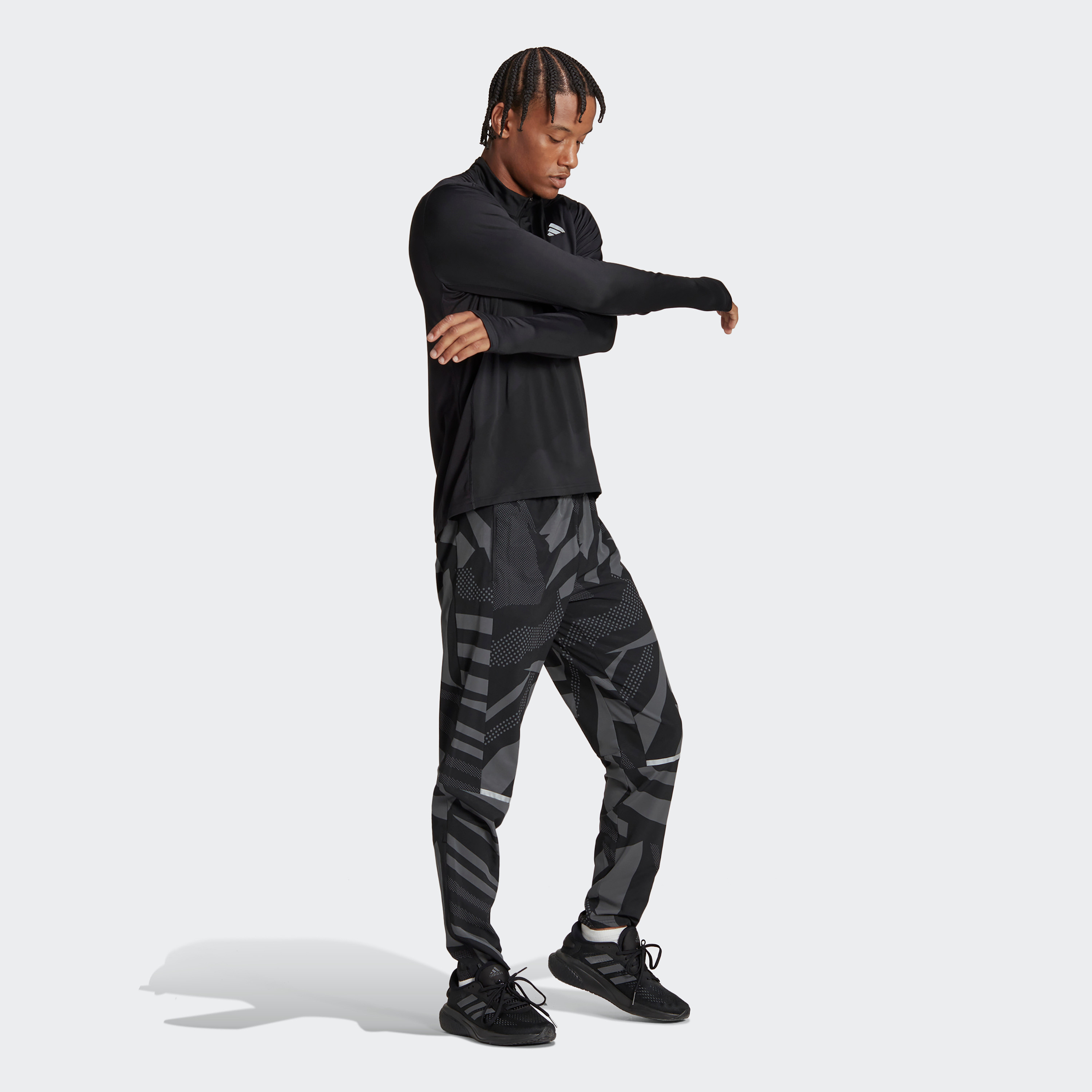  تي شيرت بلوجو اون ذا رن للرجال من اديداس  1/2 -men-clothing-sportswearandactivewear-tshirtsandpolos-image-2