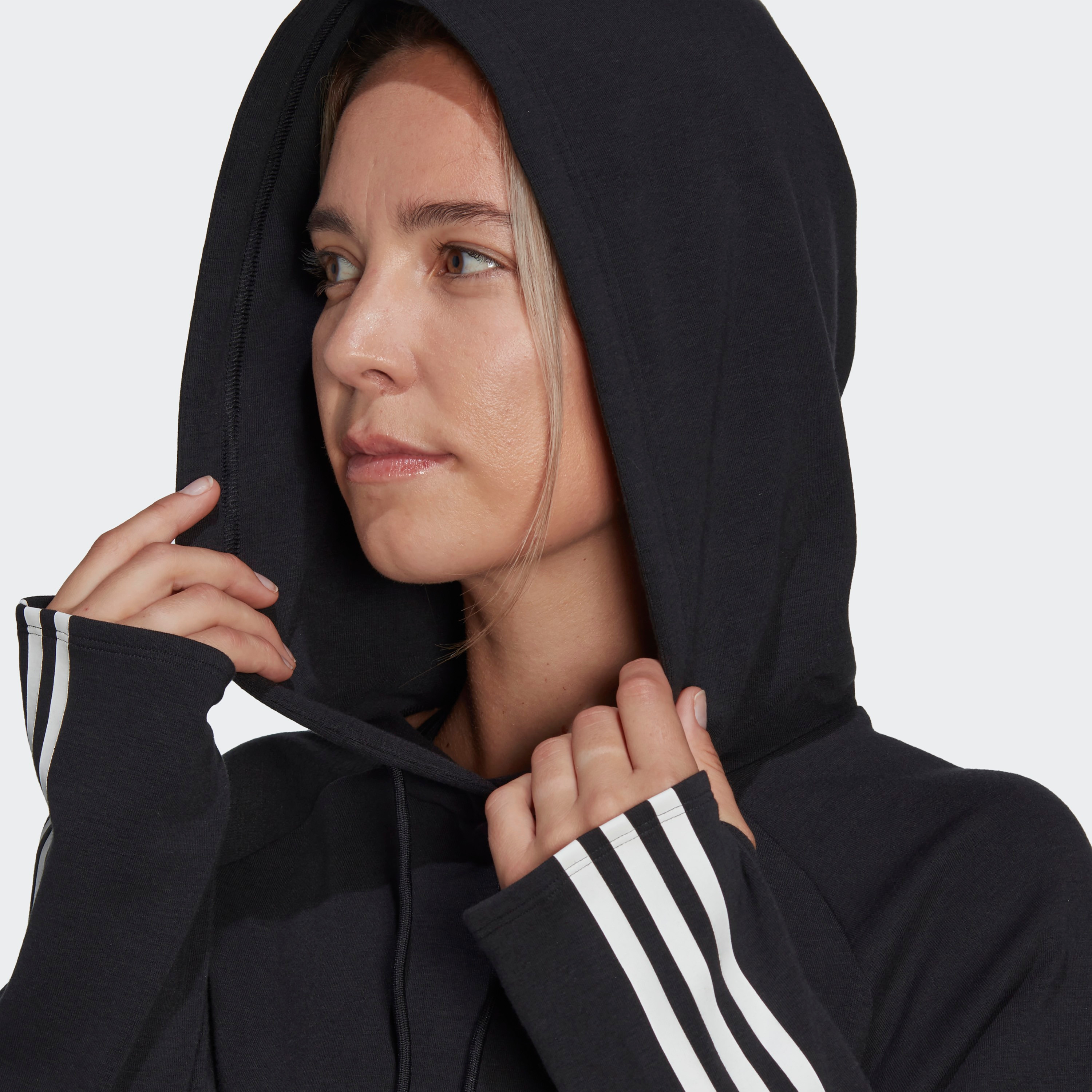  هودي اسنشيالز للنساء رياضية مزين بثلاثة خطوط ومنسوج من الصوف من اديداس -women-clothing-sportswearandactivewear-hoodiesandsweatshirts-image-3