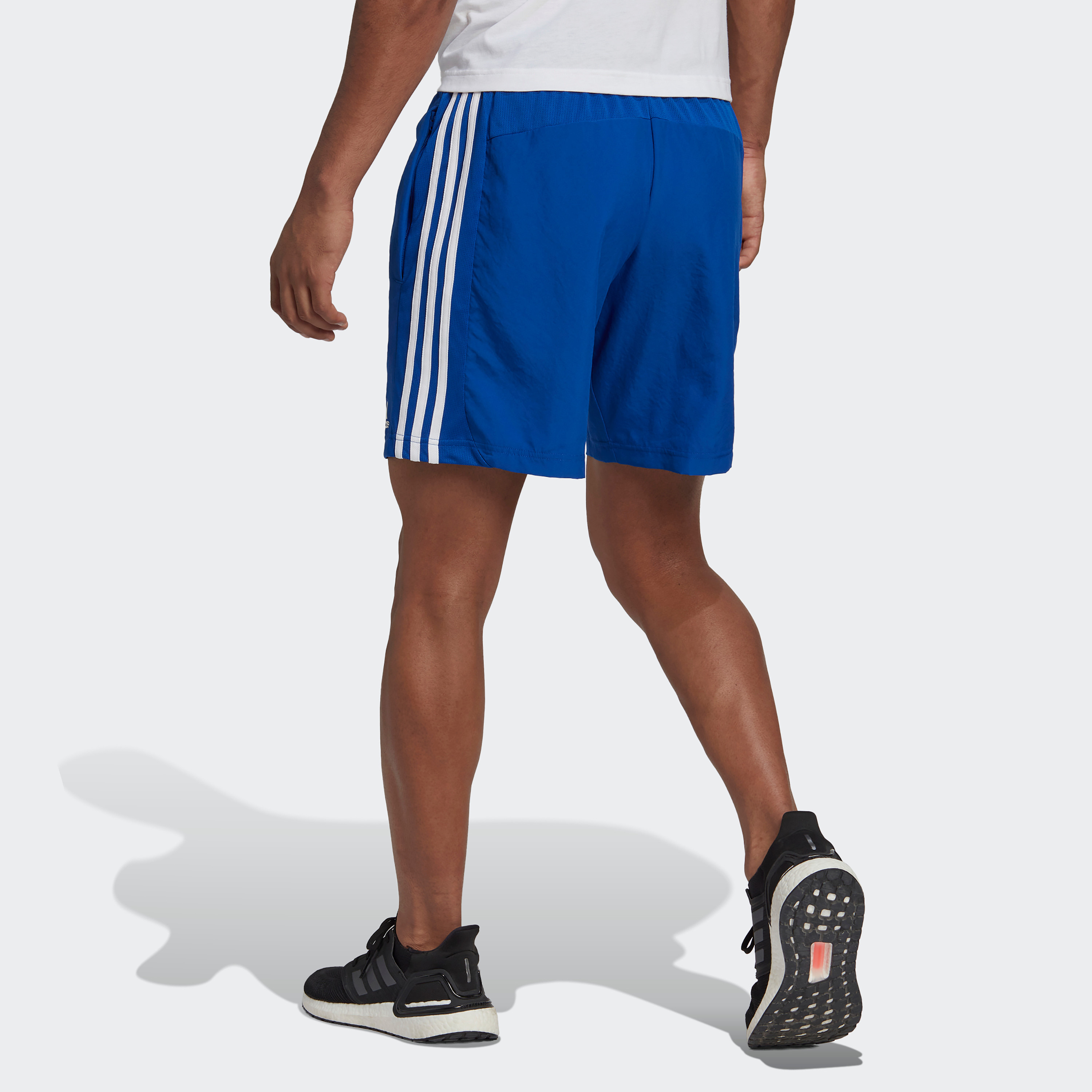 شورت رجالي من أديداس هيتشو بثلاثة خطوط-men-clothing-bottoms-shorts-image-2