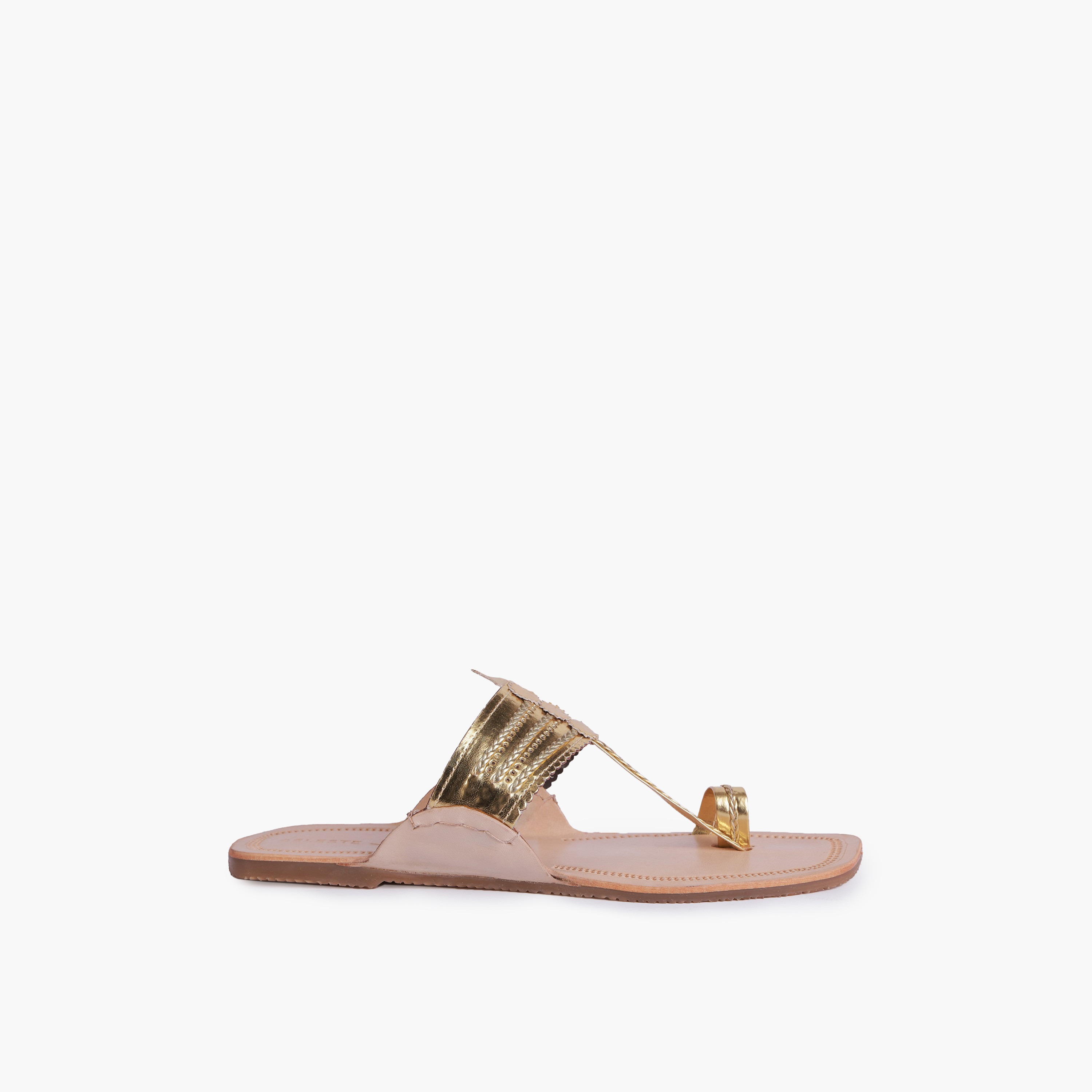 صندل جلد بتفاصيل مثقبة للنساء من سيليست-women-shoes-flats-sandals-image-3