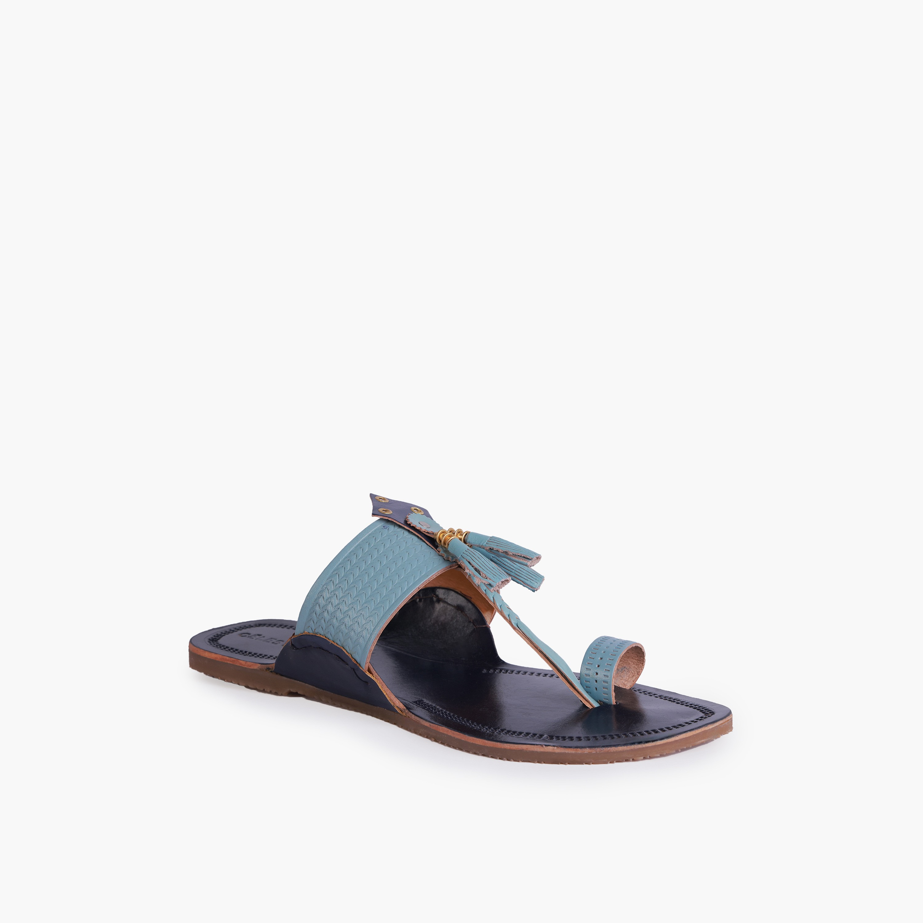 صندل جلد بتفاصيل شرابة للنساء من سيليست-women-shoes-sandals-flats-image-2