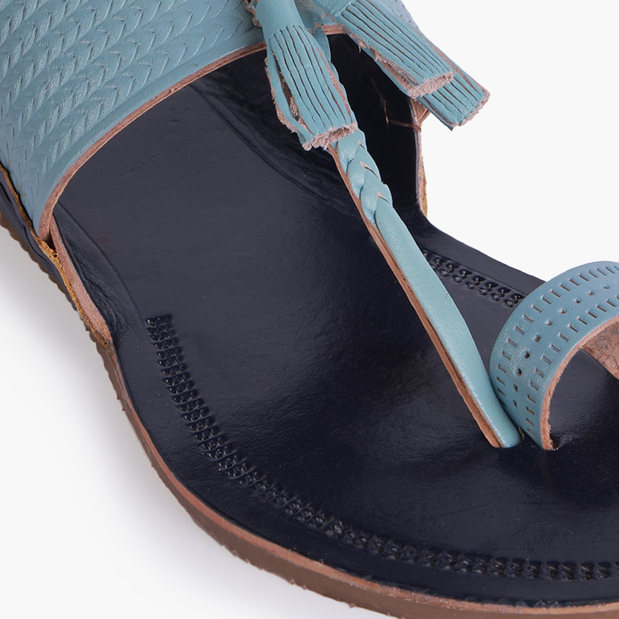 صندل جلد بتفاصيل شرابة للنساء من سيليست-women-shoes-sandals-flats-image-4